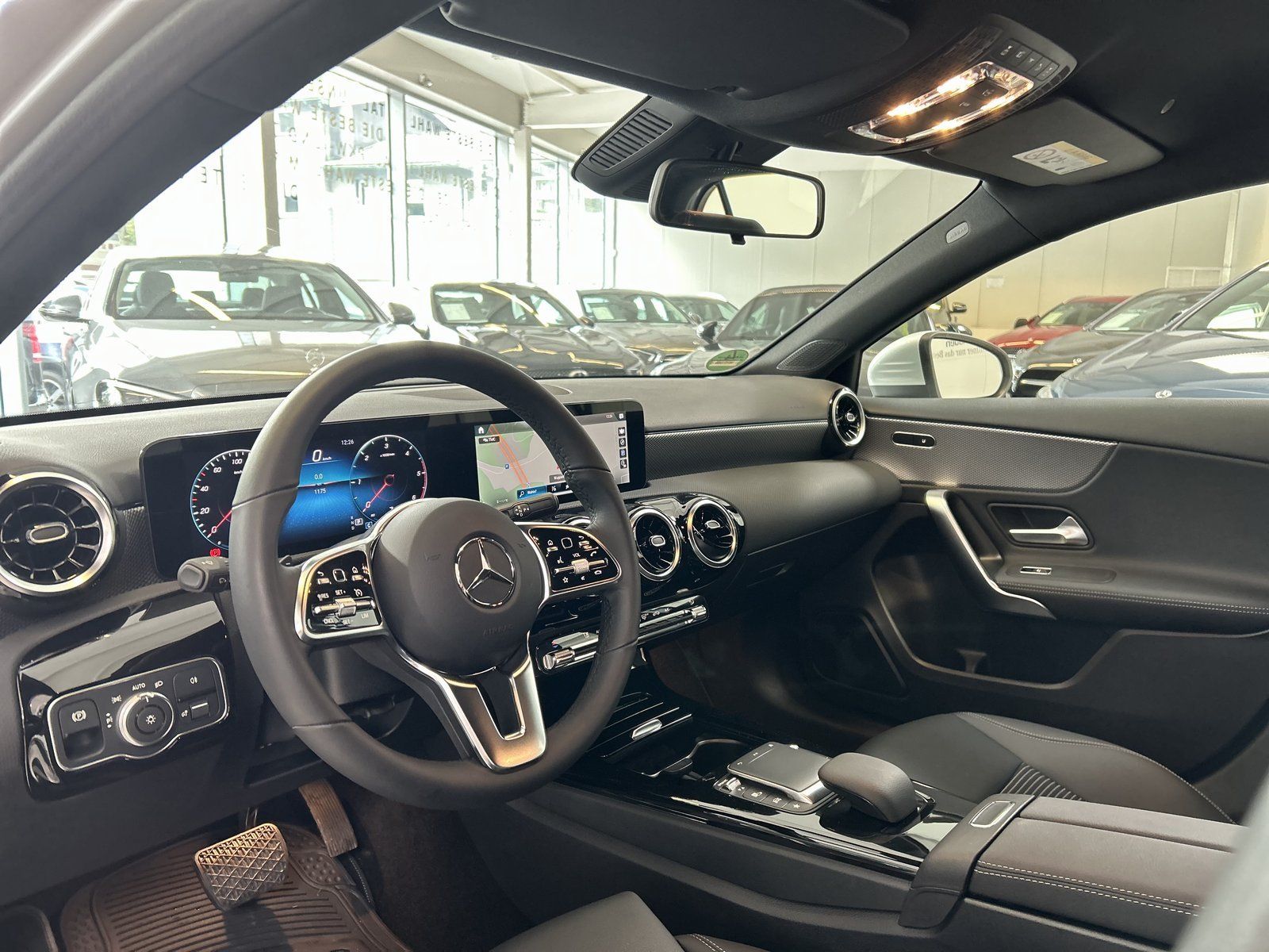 Fahrzeugabbildung Mercedes-Benz A 180 d Progressive LED+SPUR+NAVI+DAB+THERM.+PTS