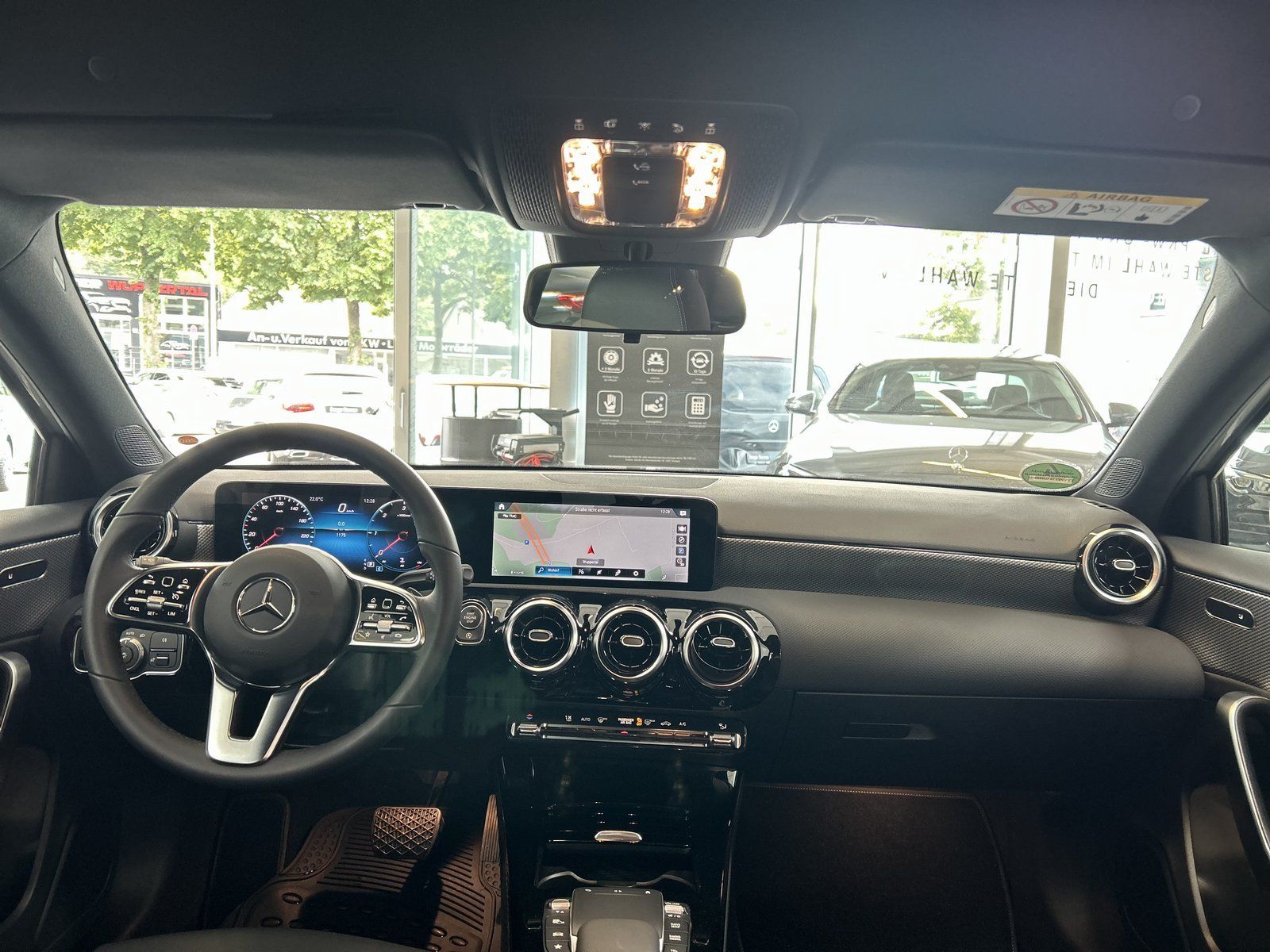 Fahrzeugabbildung Mercedes-Benz A 180 d Progressive LED+SPUR+NAVI+DAB+THERM.+PTS