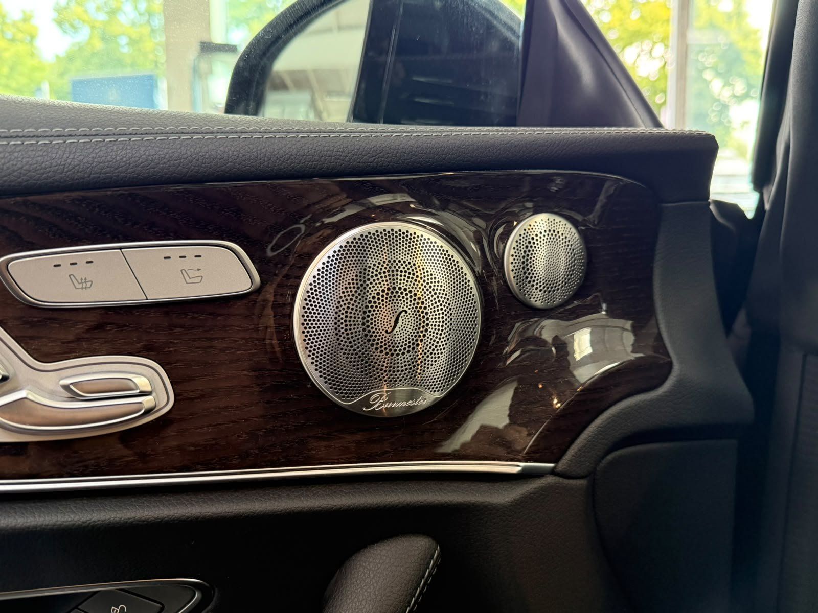 Fahrzeugabbildung Mercedes-Benz E 200 Cabrio BURMES+MEMORY+KAMERA+TOTW.+CARPLAY