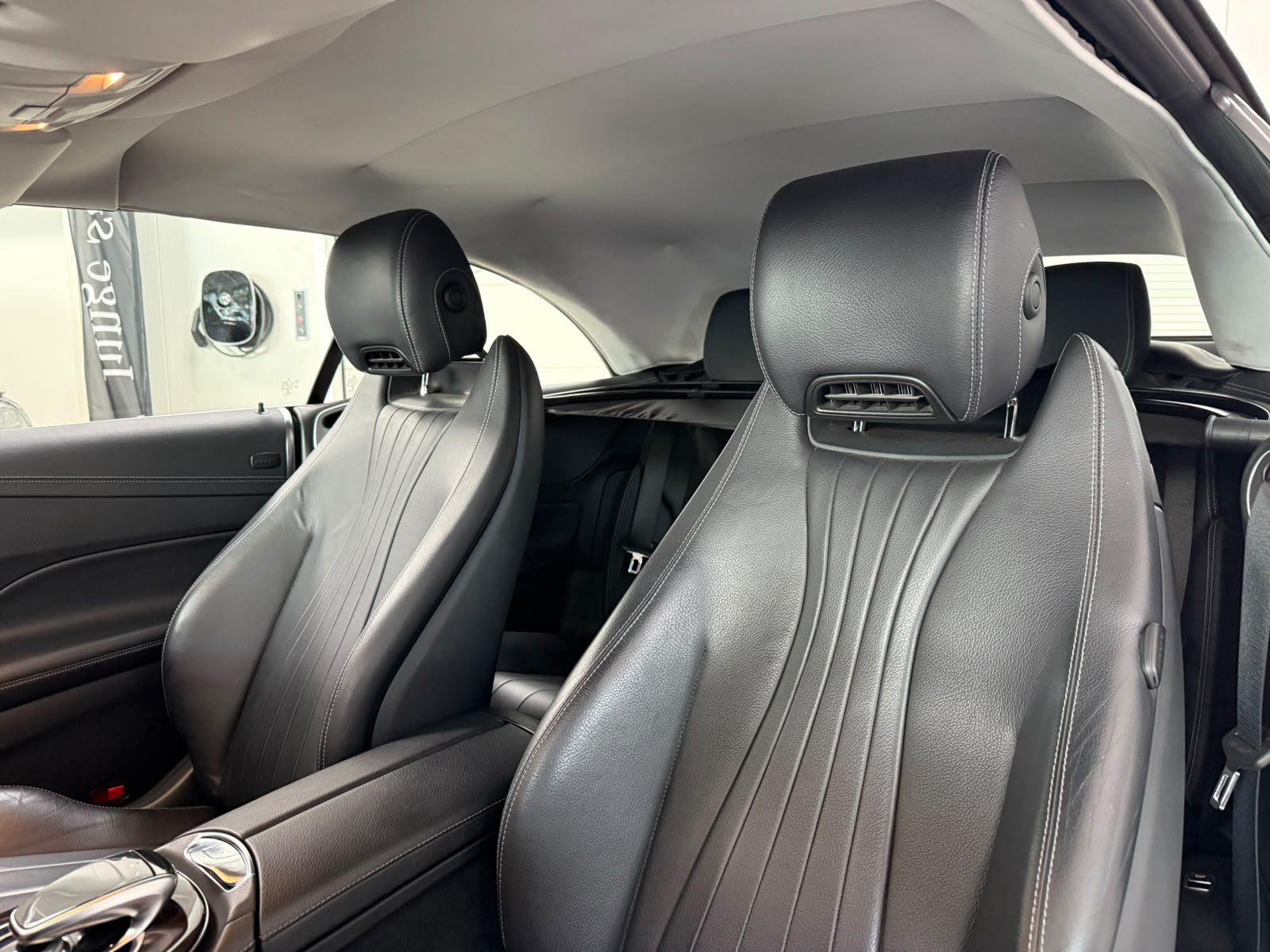 Fahrzeugabbildung Mercedes-Benz E 200 Cabrio BURMES+MEMORY+KAMERA+TOTW.+CARPLAY