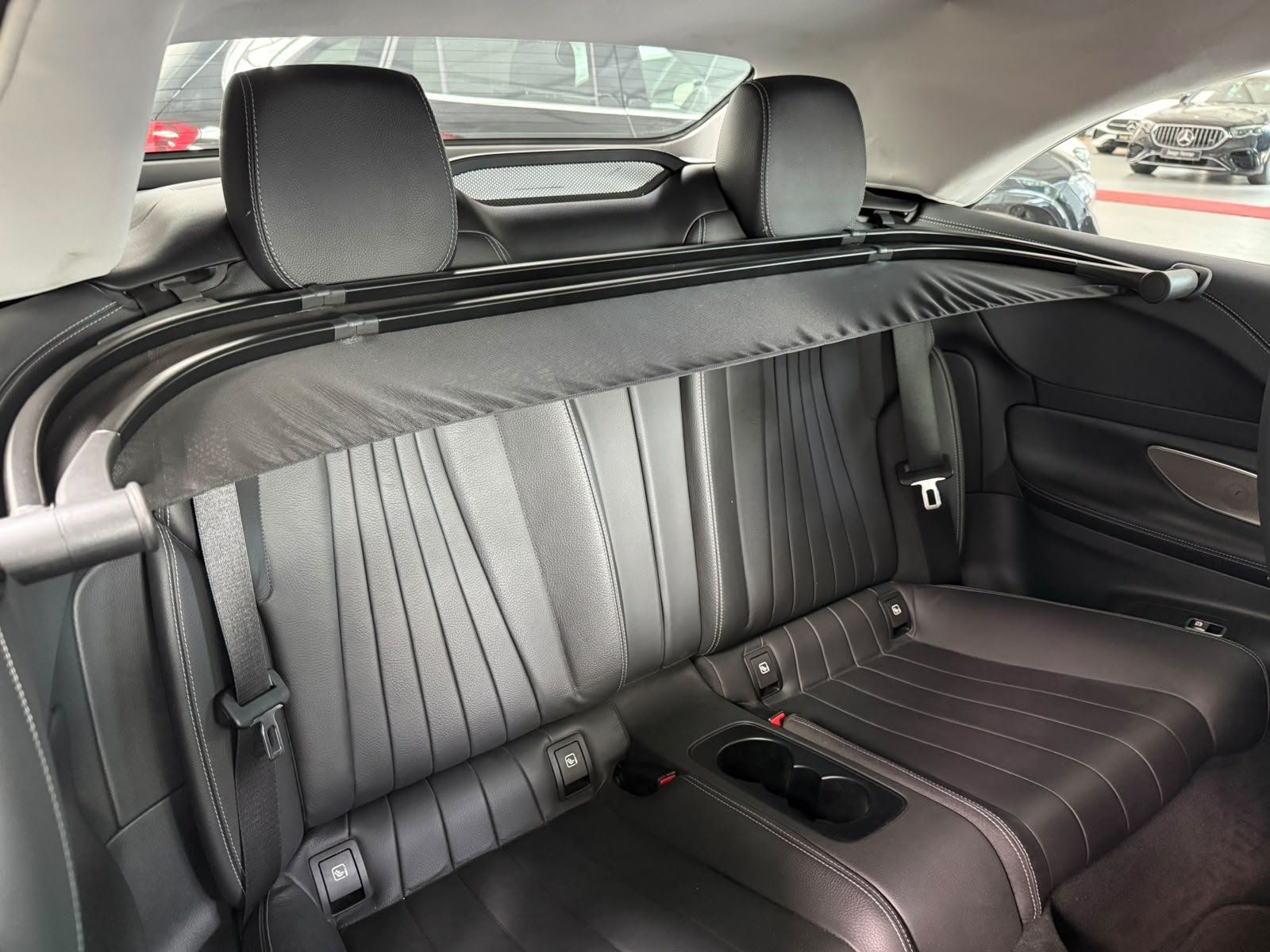 Fahrzeugabbildung Mercedes-Benz E 200 Cabrio BURMES+MEMORY+KAMERA+TOTW.+CARPLAY