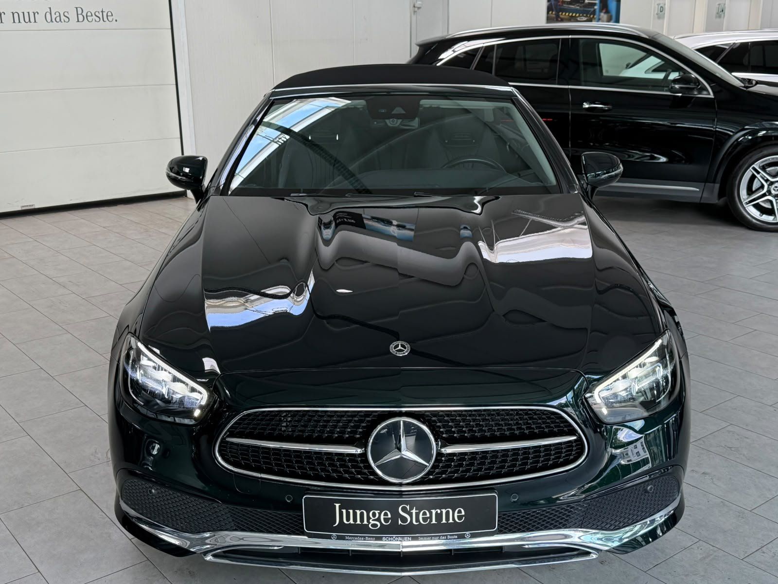 Fahrzeugabbildung Mercedes-Benz E 200 Cabrio BURMES+MEMORY+KAMERA+TOTW.+CARPLAY