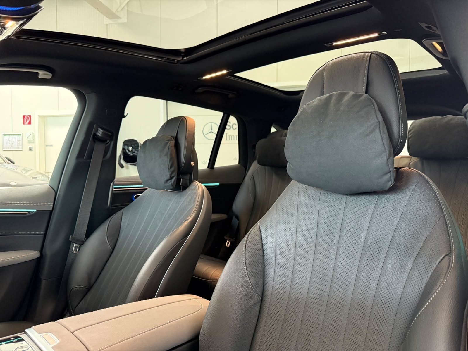 Fahrzeugabbildung Mercedes-Benz EQS 450+ SUV AIRMATIC+HUD+PANO+BURM+AHK+DISTR.