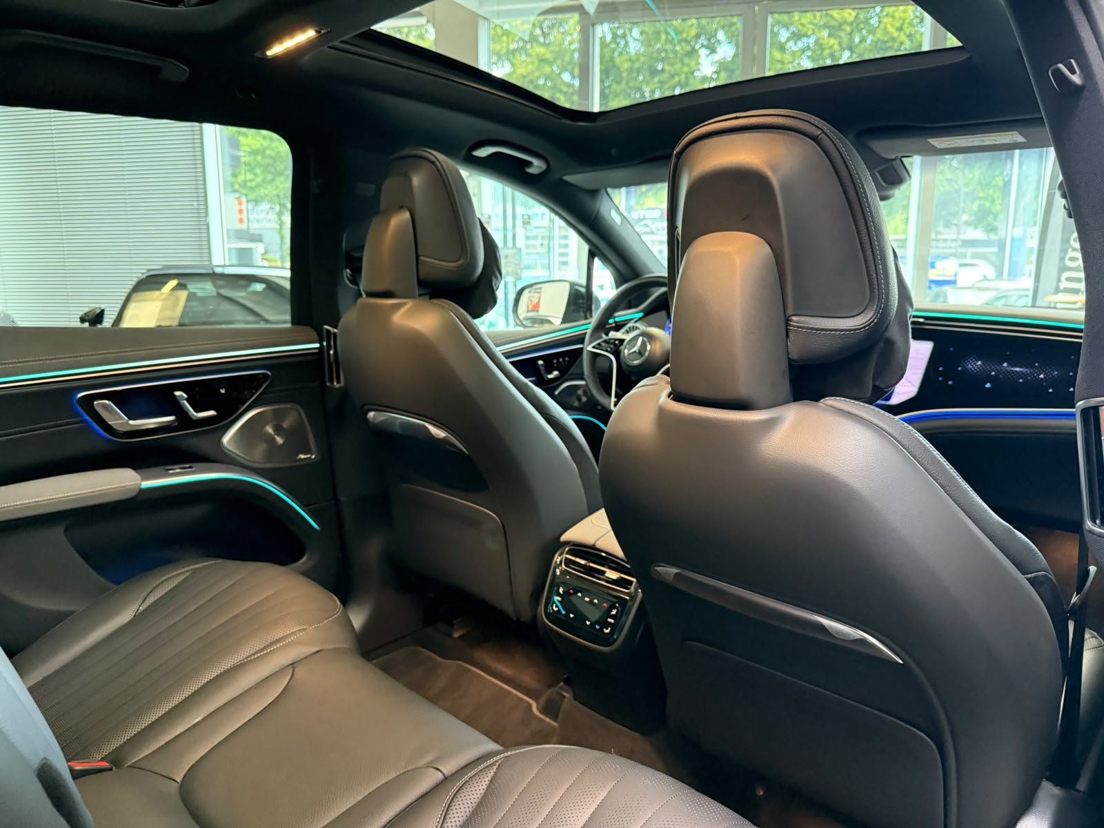 Fahrzeugabbildung Mercedes-Benz EQS 450+ SUV AIRMATIC+HUD+PANO+BURM+AHK+DISTR.