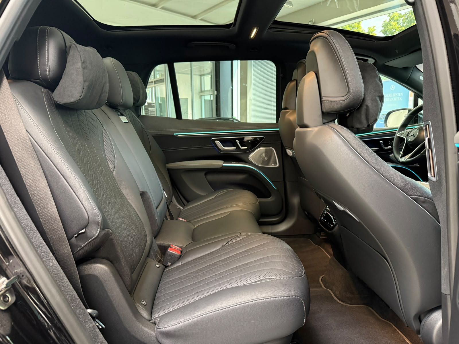 Fahrzeugabbildung Mercedes-Benz EQS 450+ SUV AIRMATIC+HUD+PANO+BURM+AHK+DISTR.