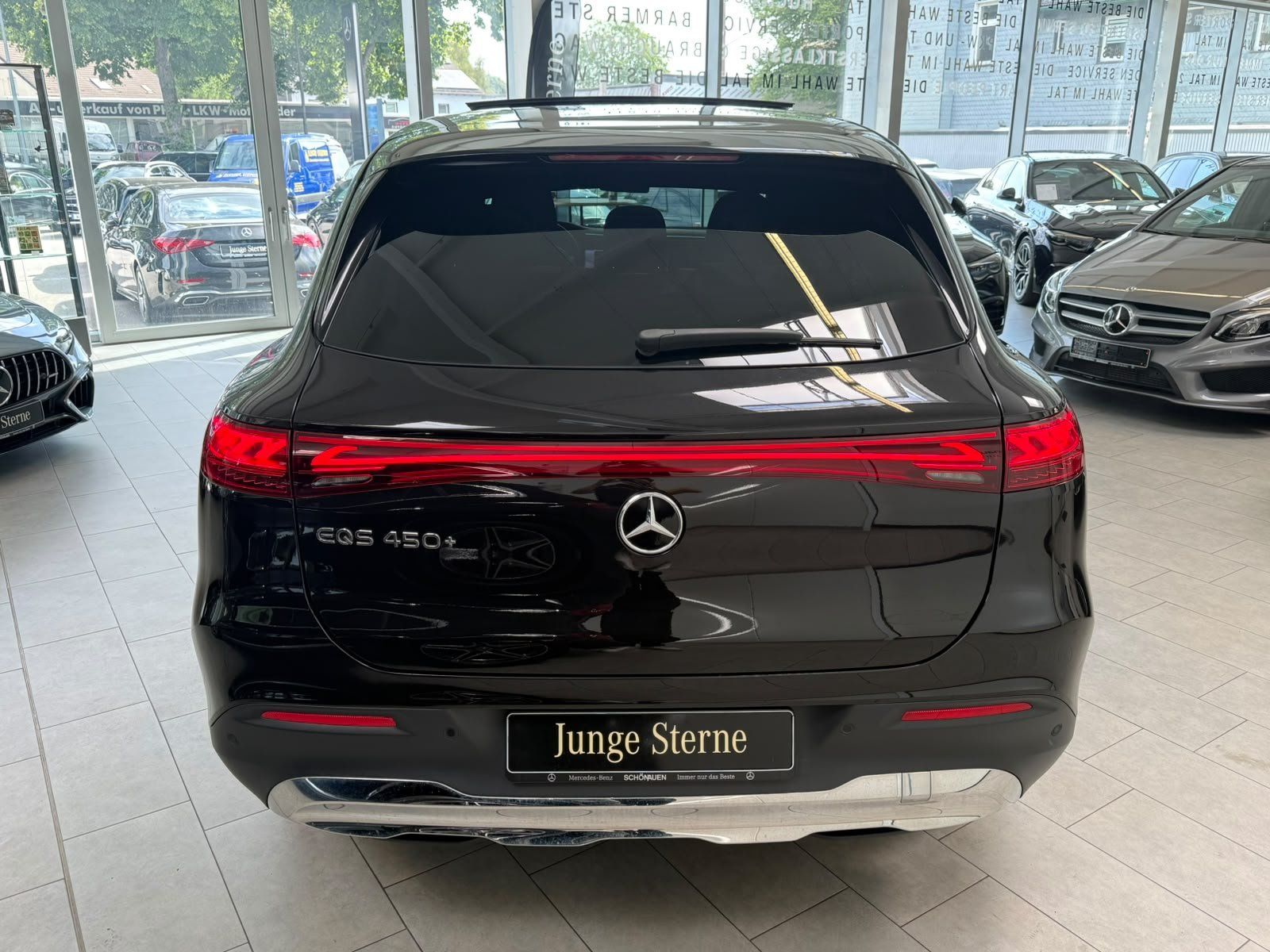 Fahrzeugabbildung Mercedes-Benz EQS 450+ SUV AIRMATIC+HUD+PANO+BURM+AHK+DISTR.