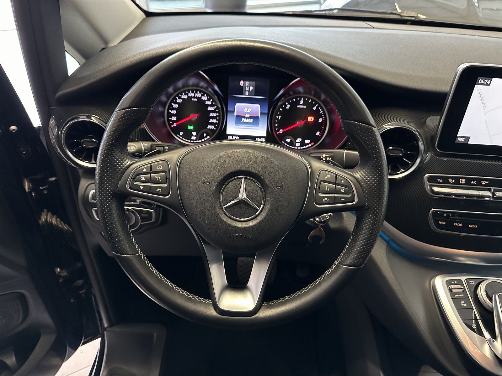 Fahrzeugabbildung Mercedes-Benz V 220d Edition lang COMAND+DISTR+KAMERA+LED+SPUR