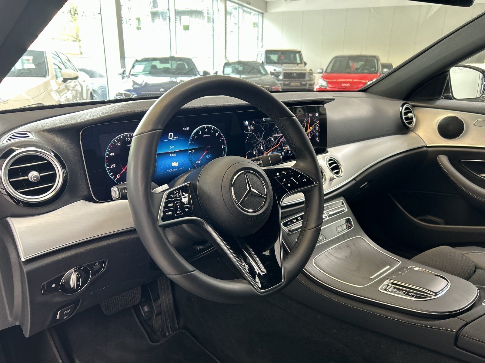 Fahrzeugabbildung Mercedes-Benz E 300e Avantgarde KAMERA+LED+TOTW.+DAB+AMBIENTE