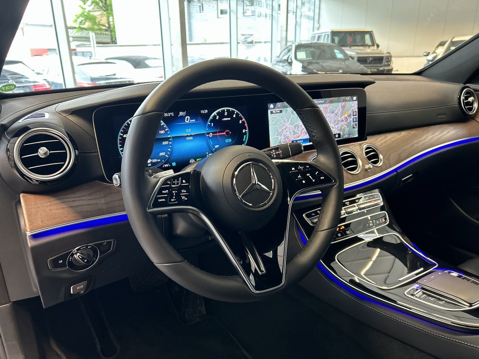 Fahrzeugabbildung Mercedes-Benz E 300 de 4M T Exclusive DISTR+KAMERA+AHK+LED+DAB