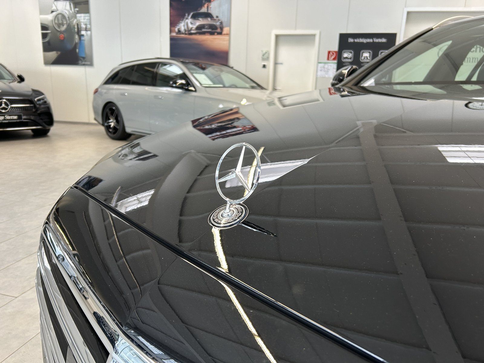 Fahrzeugabbildung Mercedes-Benz E 300 de 4M T Exclusive DISTR+KAMERA+AHK+LED+DAB