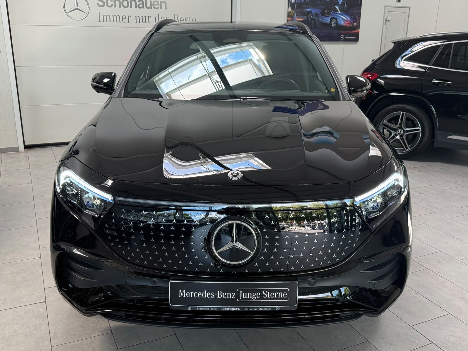 Fahrzeugabbildung Mercedes-Benz EQA 350 4M AMG+PANO+BURM+DISTR+HUD+MEMORY+NIGHT