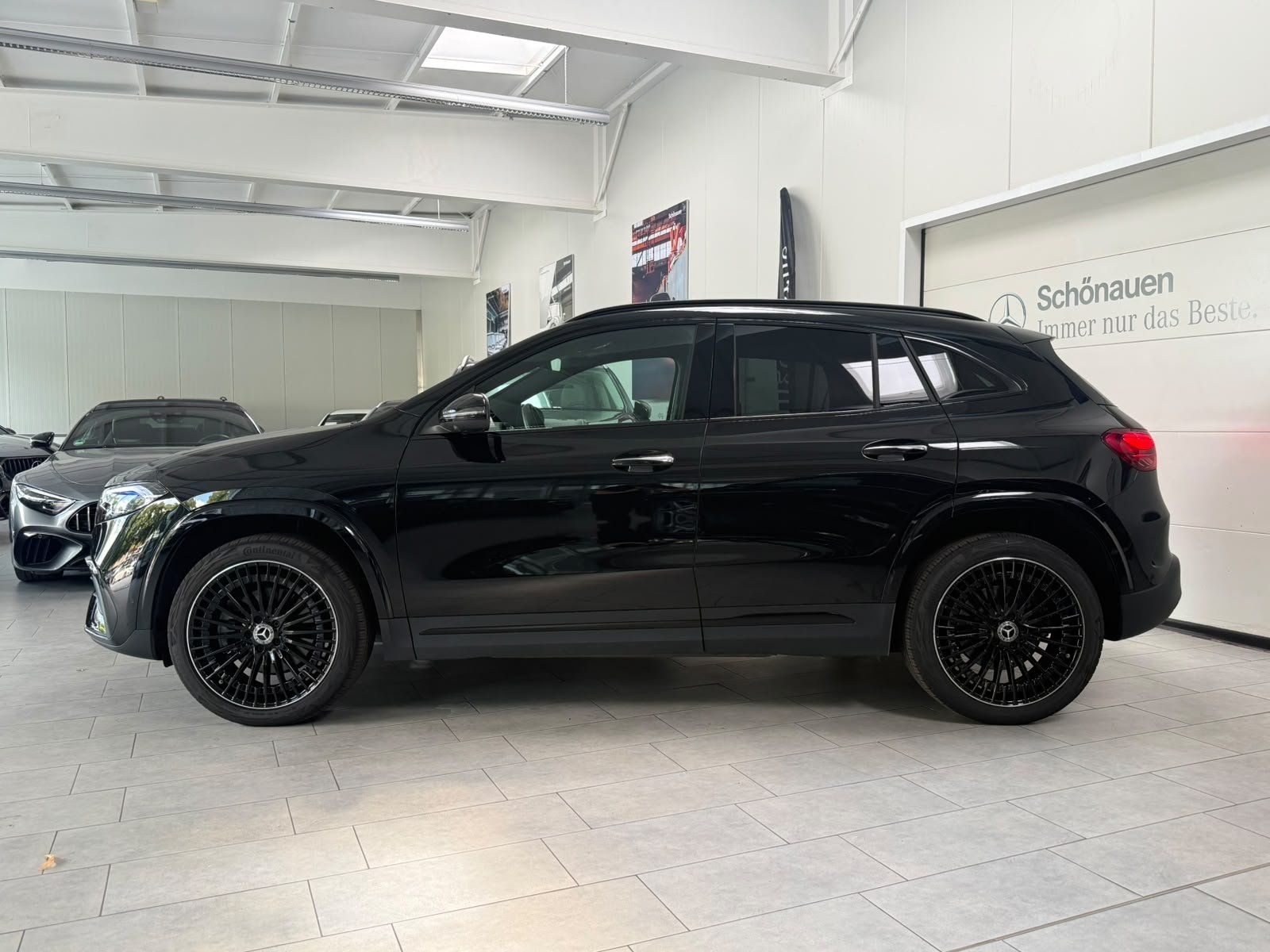 Fahrzeugabbildung Mercedes-Benz EQA 350 4M AMG+PANO+BURM+DISTR+HUD+MEMORY+NIGHT