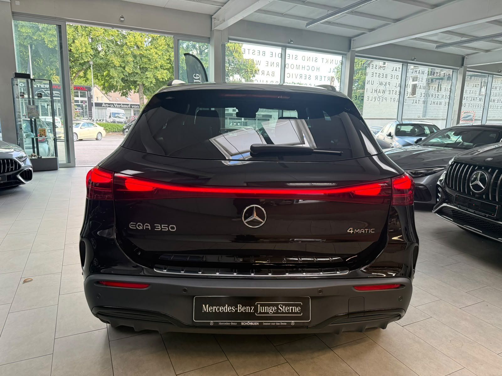 Fahrzeugabbildung Mercedes-Benz EQA 350 4M AMG+PANO+BURM+DISTR+HUD+MEMORY+NIGHT