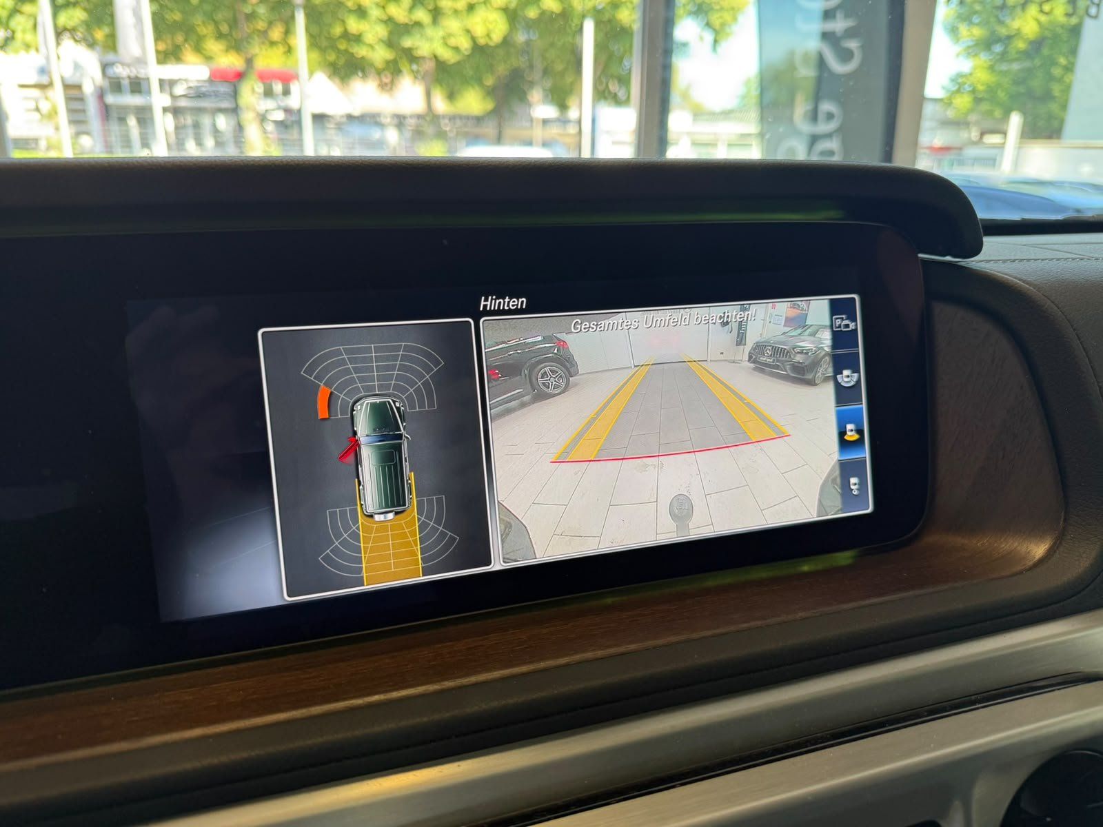 Fahrzeugabbildung Mercedes-Benz G 400d COMAND+AHK+MBEAM+MEMORY+SHD+KAMERA+WIDESC