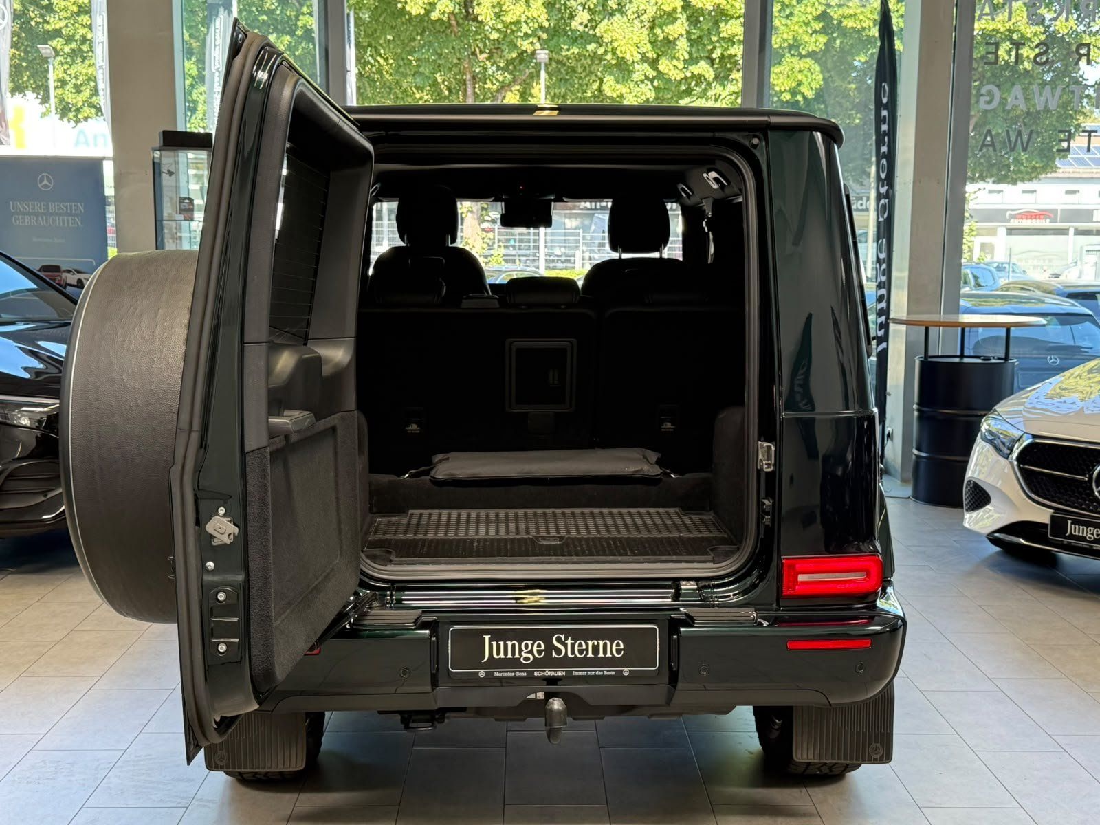 Fahrzeugabbildung Mercedes-Benz G 400d COMAND+AHK+MBEAM+MEMORY+SHD+KAMERA+WIDESC