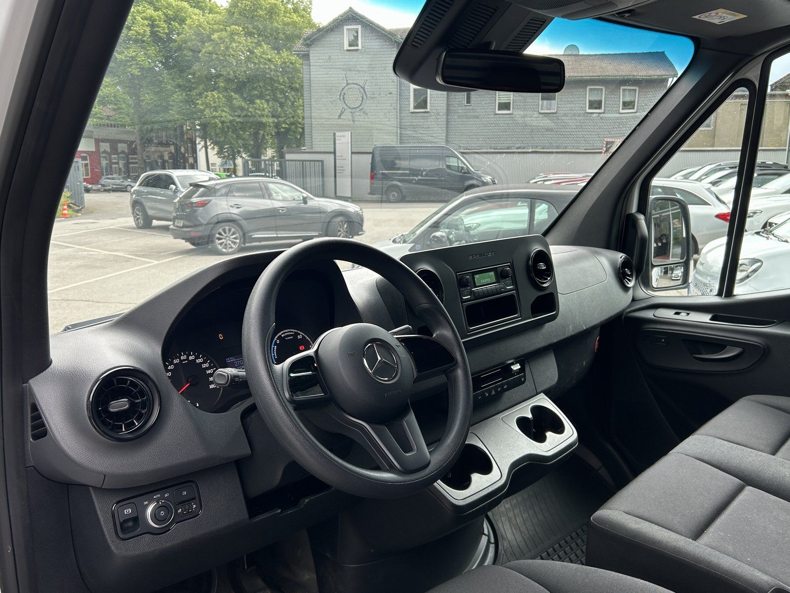 Fahrzeugabbildung Mercedes-Benz e-Sprinter 312e Kasten Klima+Kamera+Sitzheizung