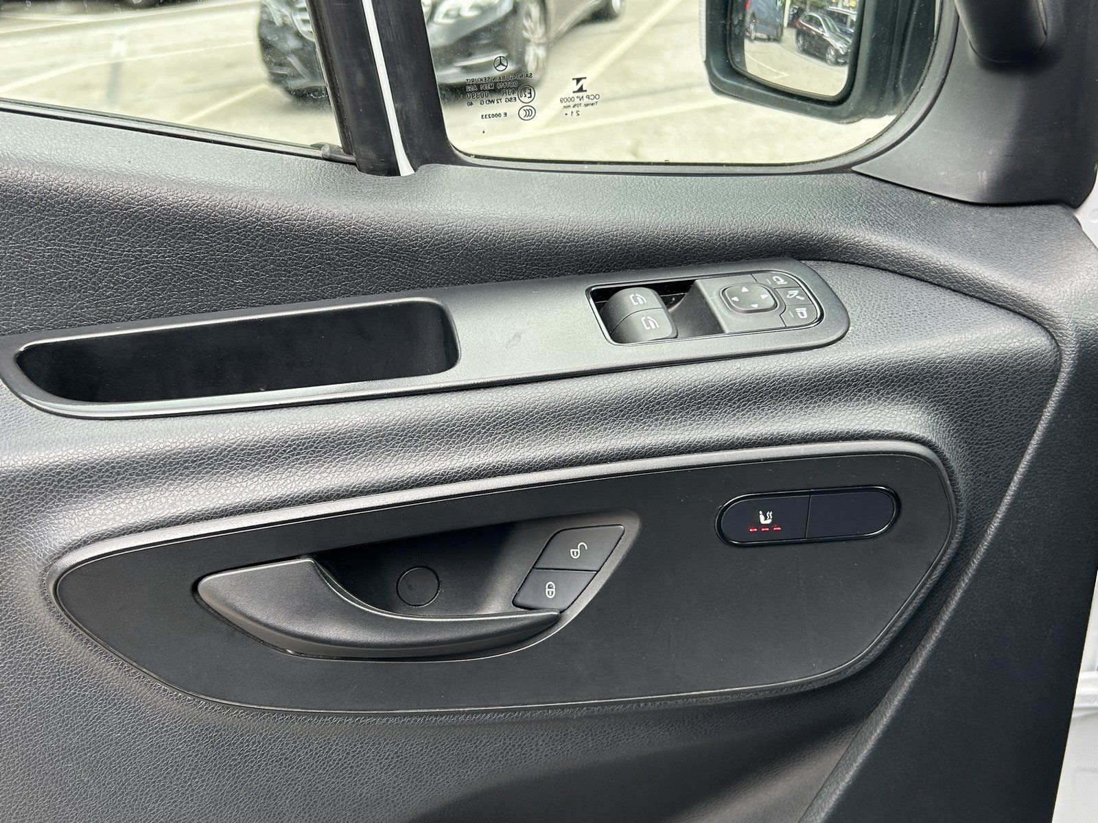 Fahrzeugabbildung Mercedes-Benz e-Sprinter 312e Kasten Klima+Kamera+Sitzheizung