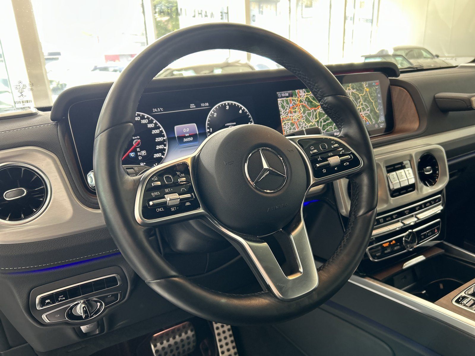 Fahrzeugabbildung Mercedes-Benz G 400 d PERIKLASGRÜN+STDHZ+DISTR+BURMES+SCHIEBED