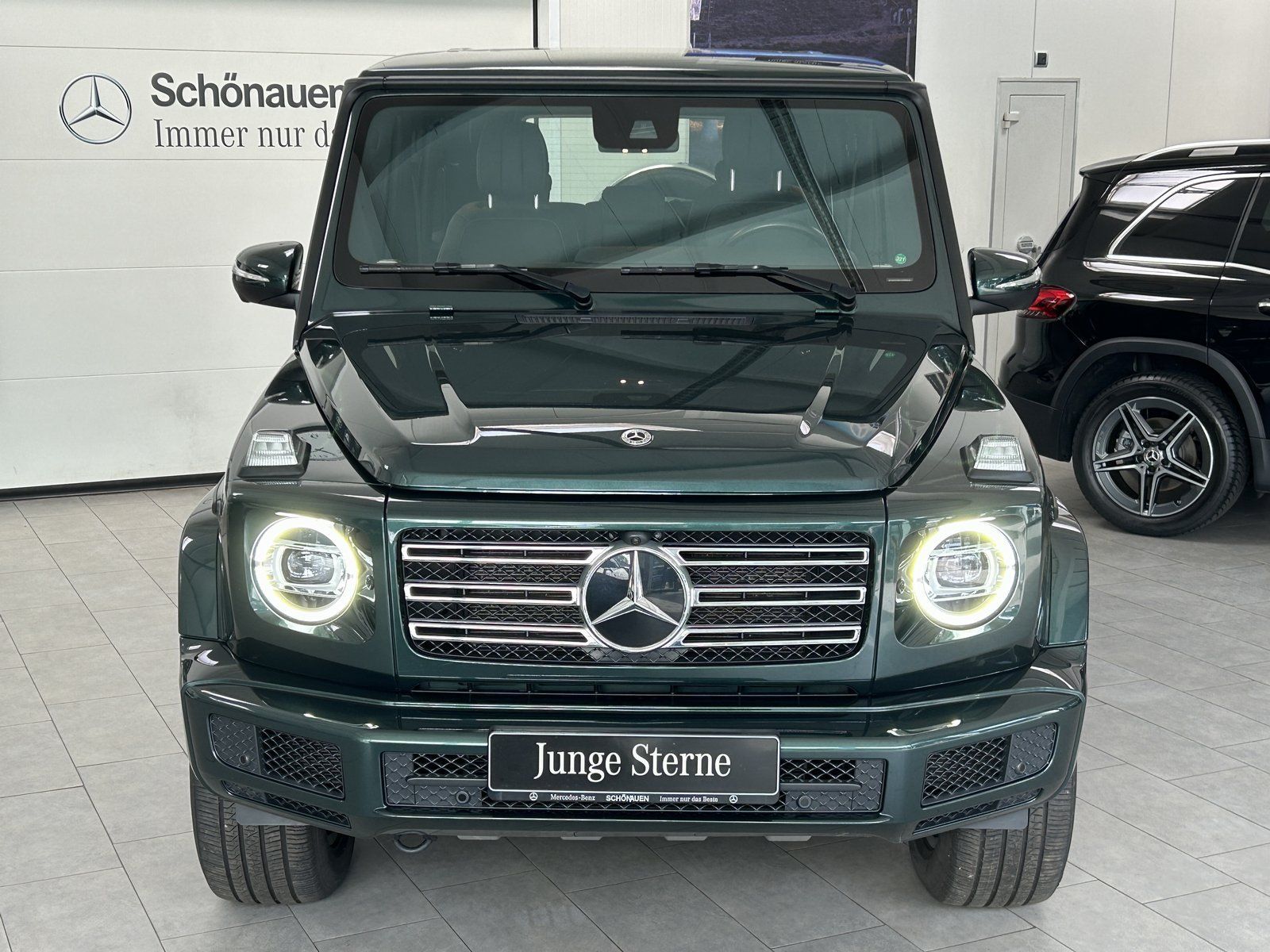 Fahrzeugabbildung Mercedes-Benz G 400 d PERIKLASGRÜN+STDHZ+DISTR+BURMES+SCHIEBED