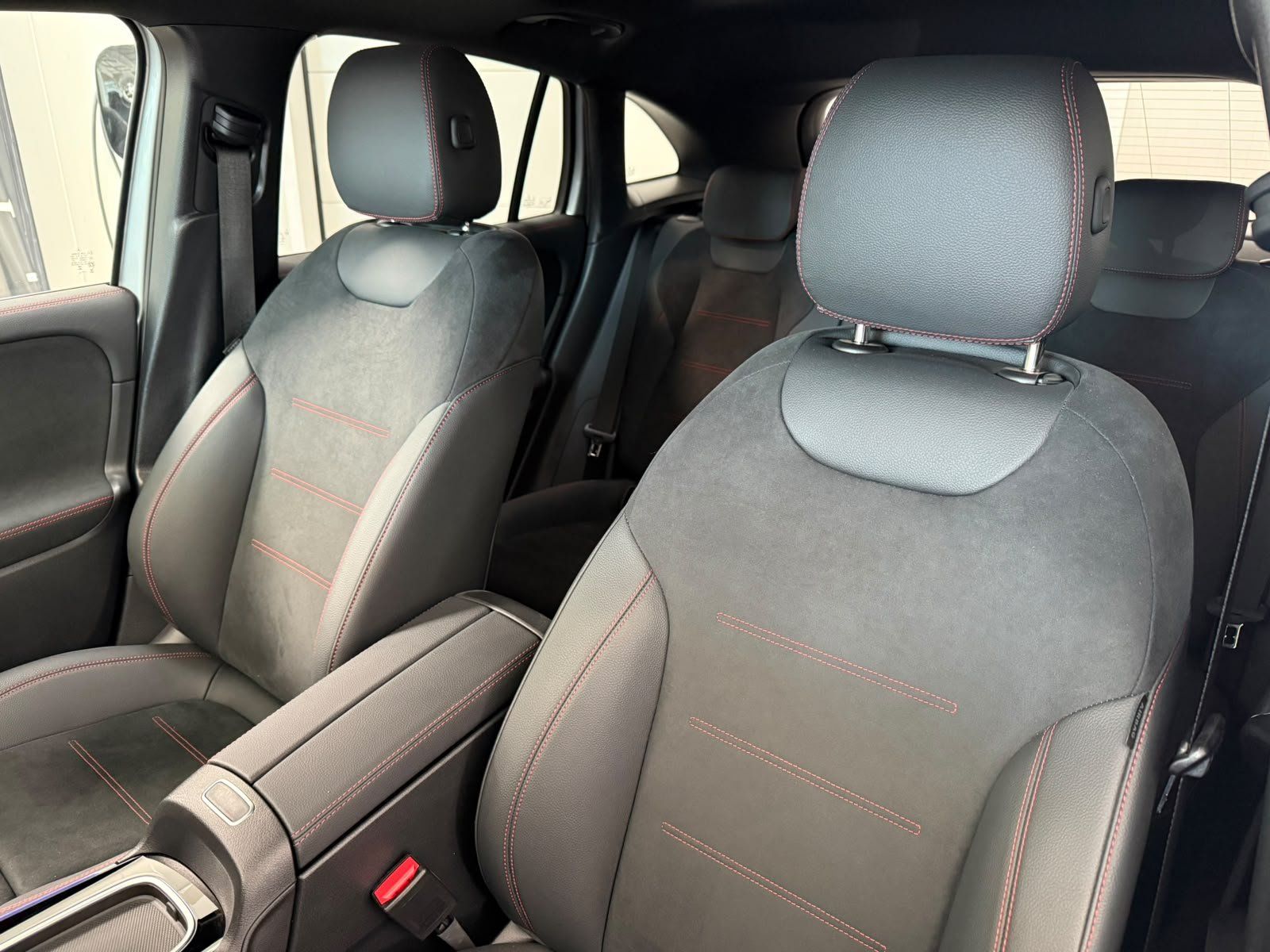 Fahrzeugabbildung Mercedes-Benz GLA 250e AMG+PANO+MBEAM+HUD+MEMORY+360°+KEYLESS