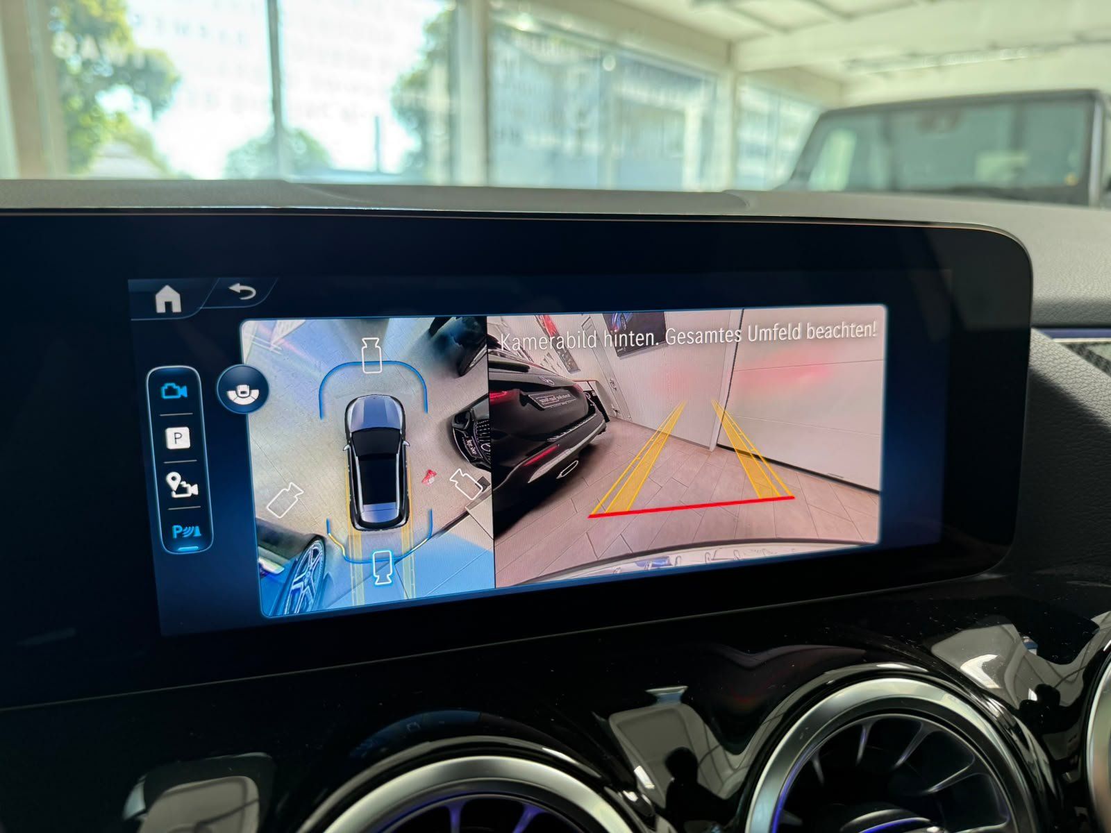 Fahrzeugabbildung Mercedes-Benz GLA 250e AMG+PANO+MBEAM+HUD+MEMORY+360°+KEYLESS