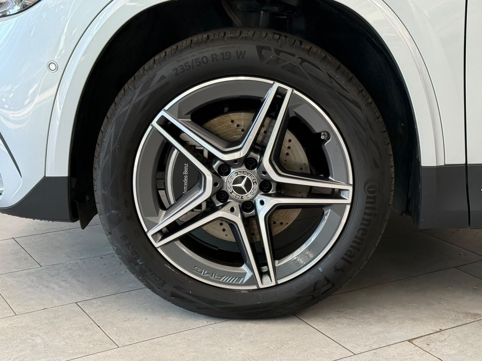 Fahrzeugabbildung Mercedes-Benz GLA 250e AMG+PANO+MBEAM+HUD+MEMORY+360°+KEYLESS