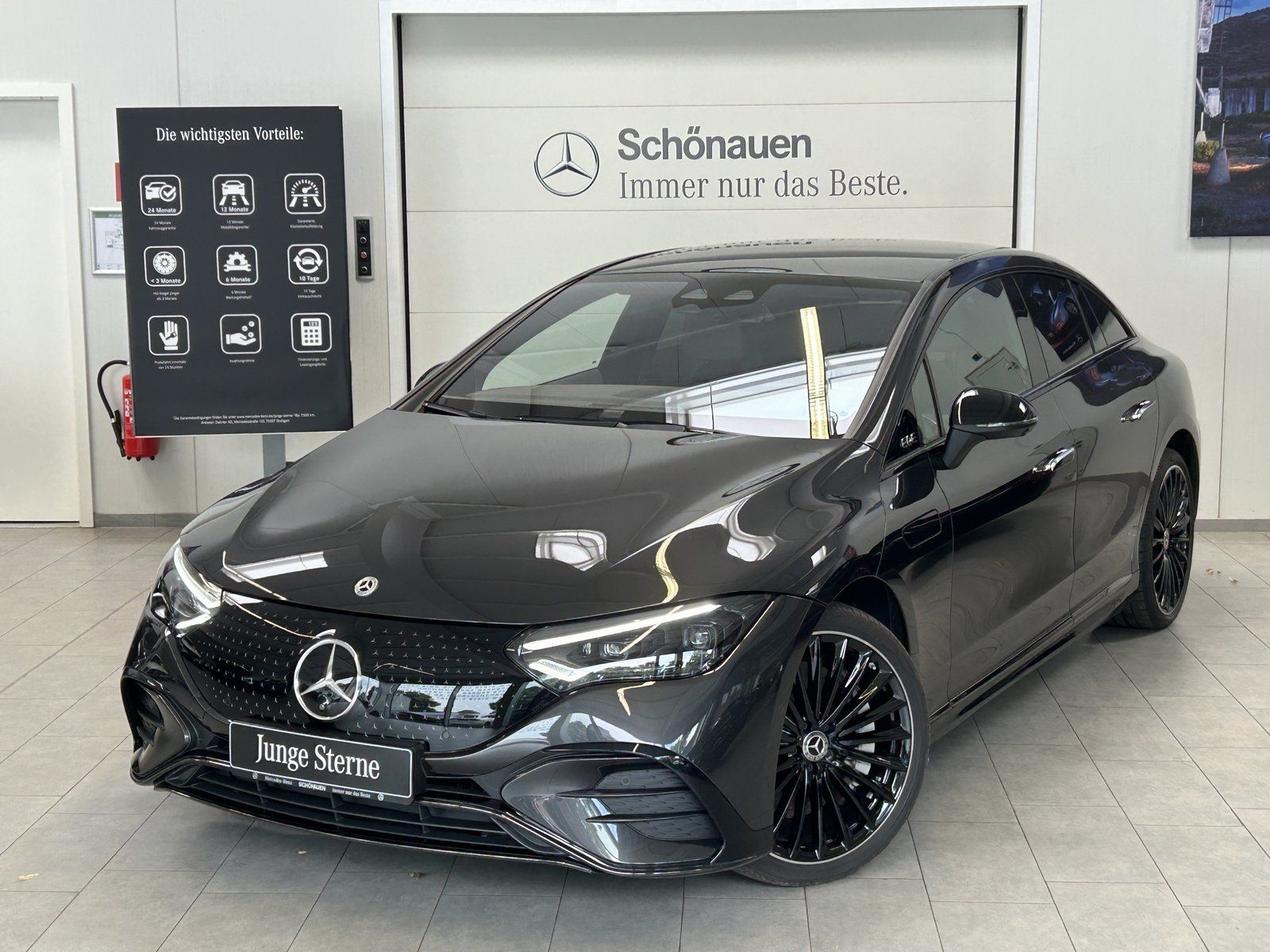 Fahrzeugabbildung Mercedes-Benz EQE 350 AMG PREMIUMPKT+21+AIRMATIC+HAL+AHK+AC22