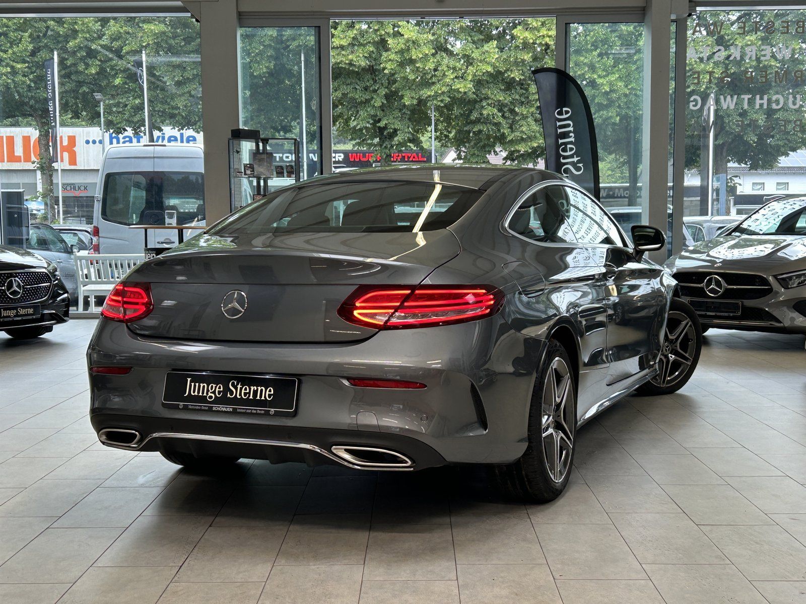 Fahrzeugabbildung Mercedes-Benz C 180 AMG Coupé HIGH-END INFOTAINMENT+KAMERA+SHZ