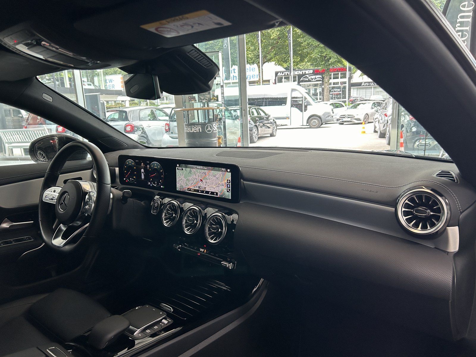 Fahrzeugabbildung Mercedes-Benz CLA 250 Shooting Brake AMG BEAM+LEDER+CAM+NIGHT