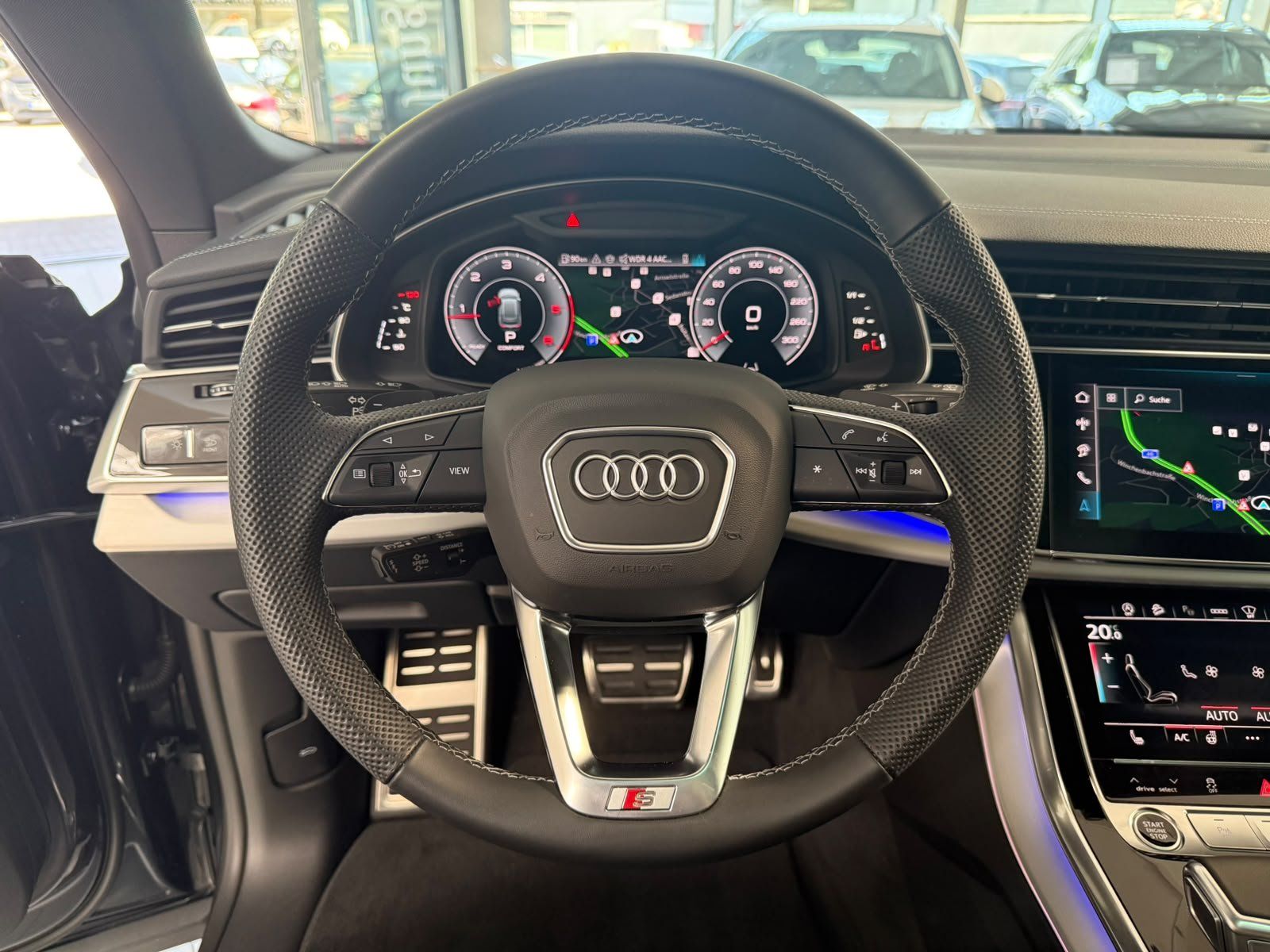 Fahrzeugabbildung Audi Q8 50 3.0 TDI quattro S-LINE PANO+MATRIX+HUD+ACC