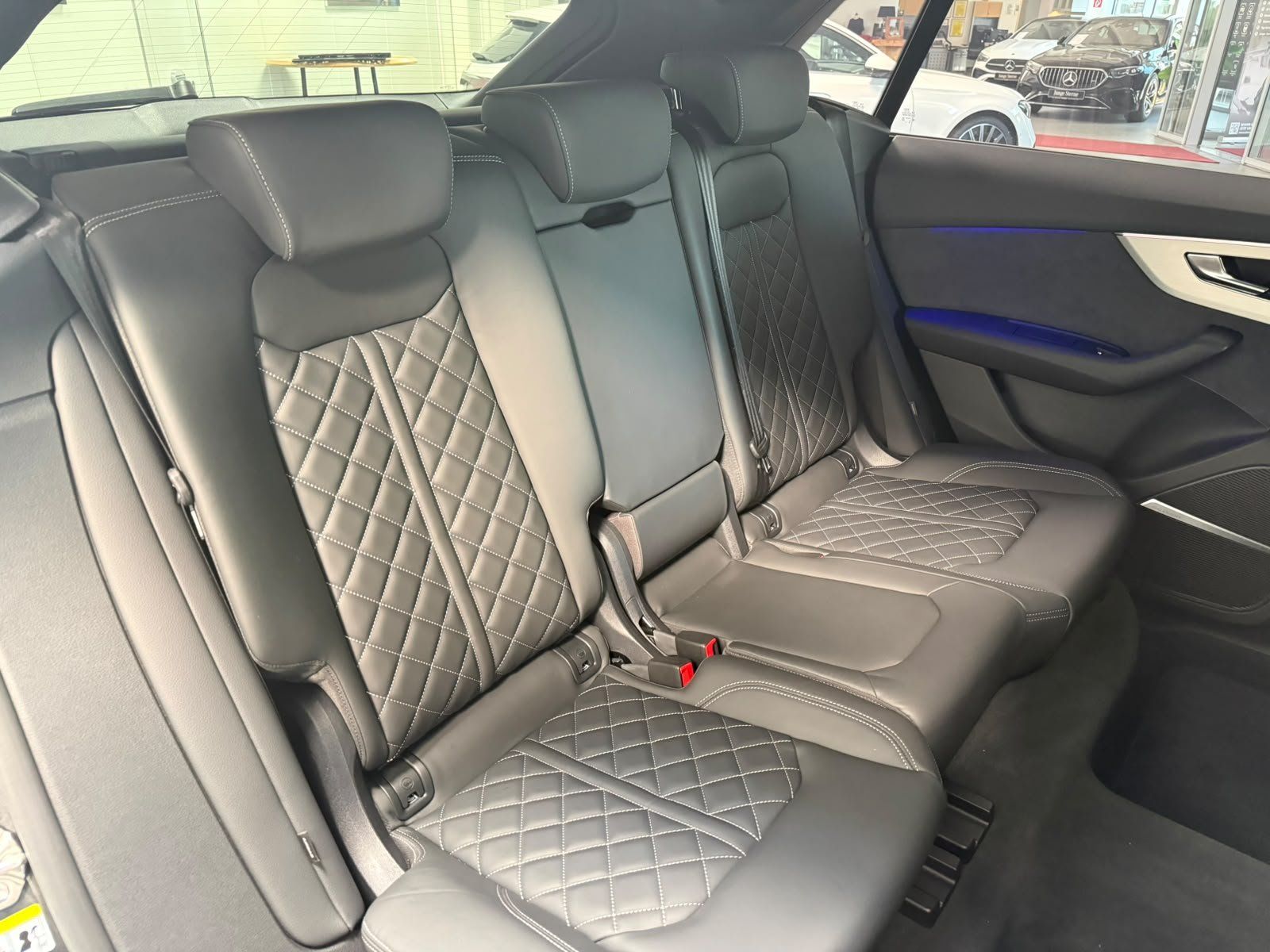 Fahrzeugabbildung Audi Q8 50 3.0 TDI quattro S-LINE PANO+MATRIX+HUD+ACC