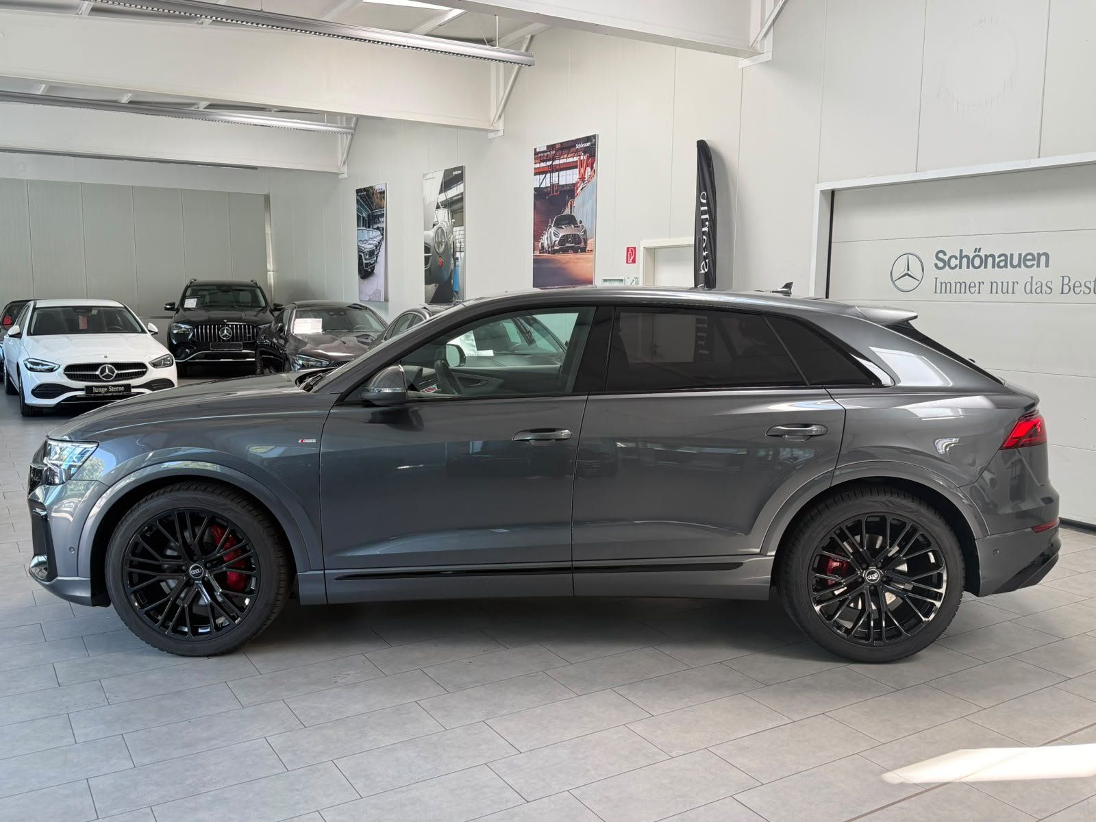 Fahrzeugabbildung Audi Q8 50 3.0 TDI quattro S-LINE PANO+MATRIX+HUD+ACC