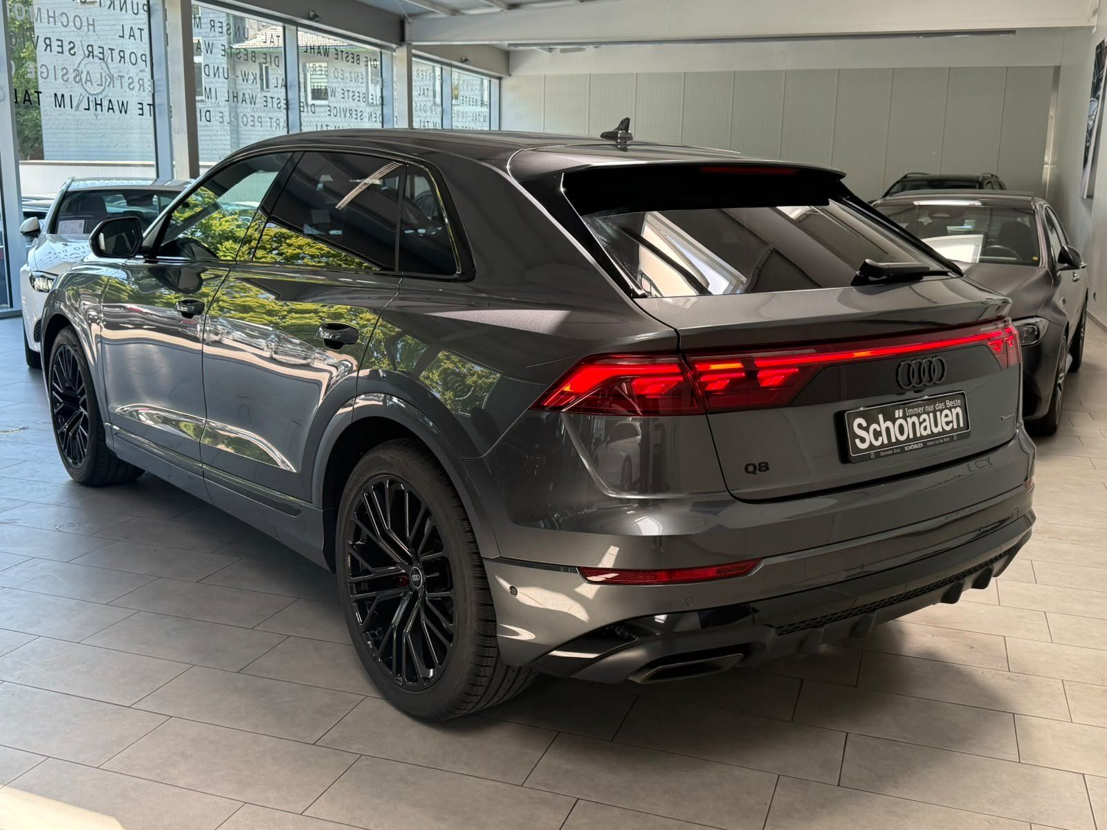Fahrzeugabbildung Audi Q8 50 3.0 TDI quattro S-LINE PANO+MATRIX+HUD+ACC