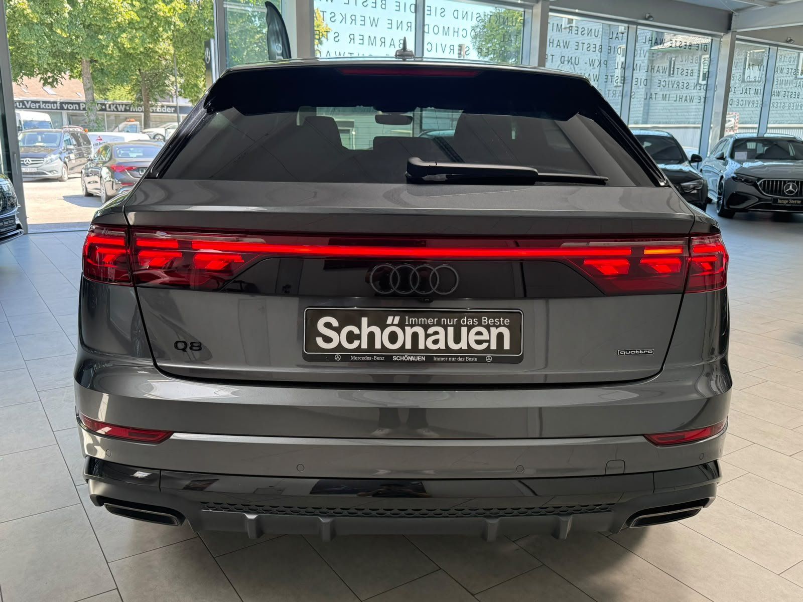 Fahrzeugabbildung Audi Q8 50 3.0 TDI quattro S-LINE PANO+MATRIX+HUD+ACC