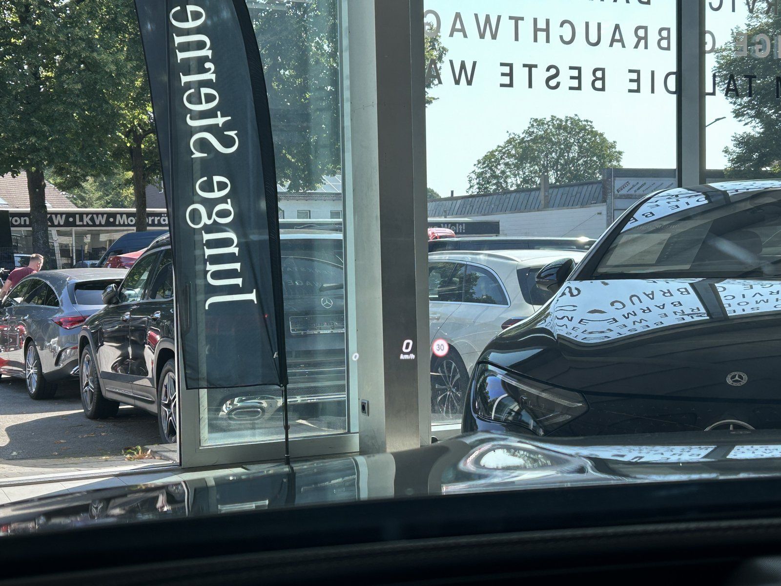 Fahrzeugabbildung Mercedes-Benz E 400 4M Coupé COMAND+PANO+HUD+BURMES+SITZKLIMA