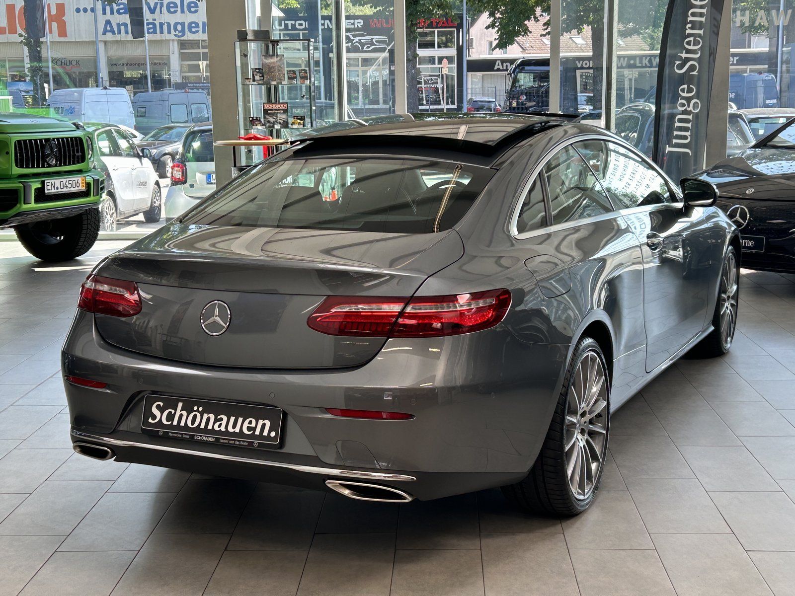 Fahrzeugabbildung Mercedes-Benz E 400 4M Coupé COMAND+PANO+HUD+BURMES+SITZKLIMA