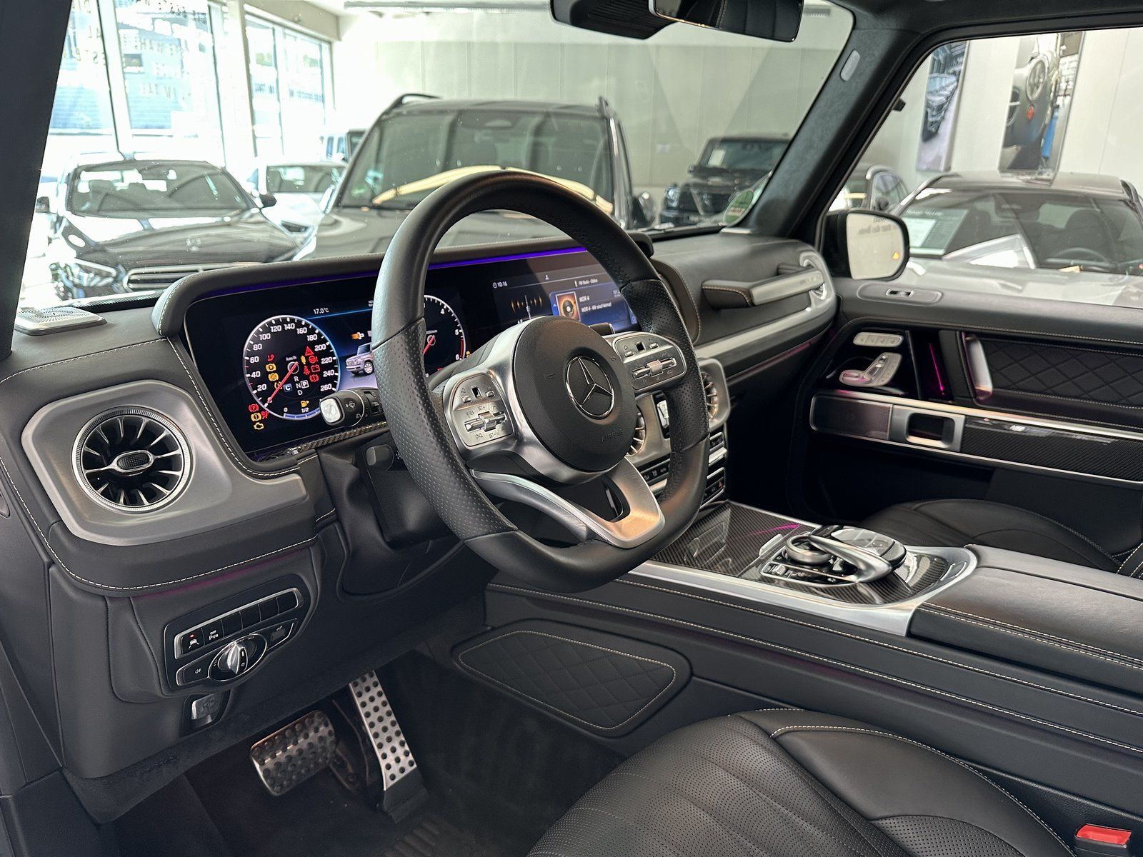 Fahrzeugabbildung Mercedes-Benz G 400d STRONGER THAN TIME AMG+MBEAM+STDHZ+CARBON