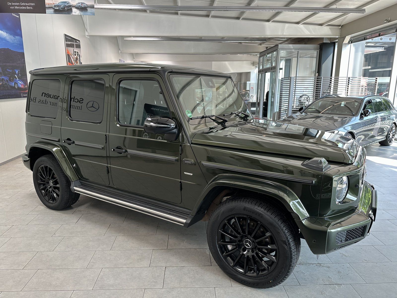 Fahrzeugabbildung Mercedes-Benz G 400d STRONGER THAN TIME AMG+MBEAM+STDHZ+CARBON