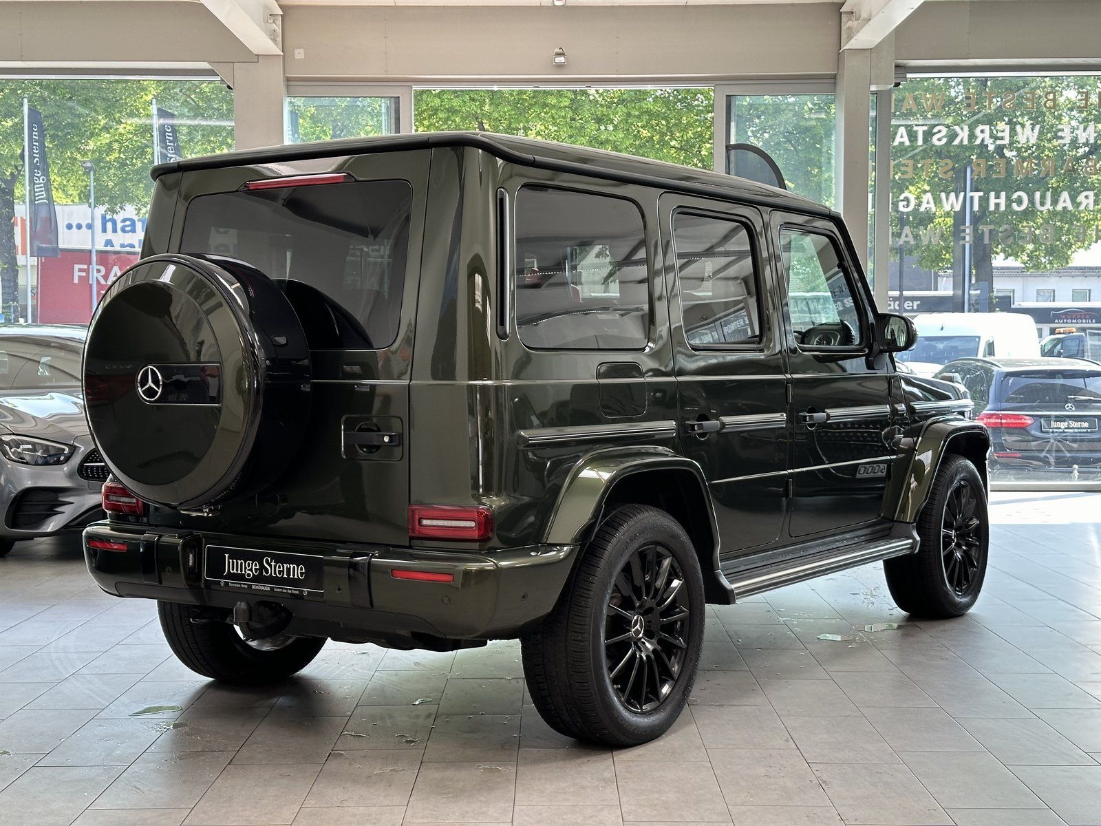 Fahrzeugabbildung Mercedes-Benz G 400d STRONGER THAN TIME AMG+MBEAM+STDHZ+CARBON