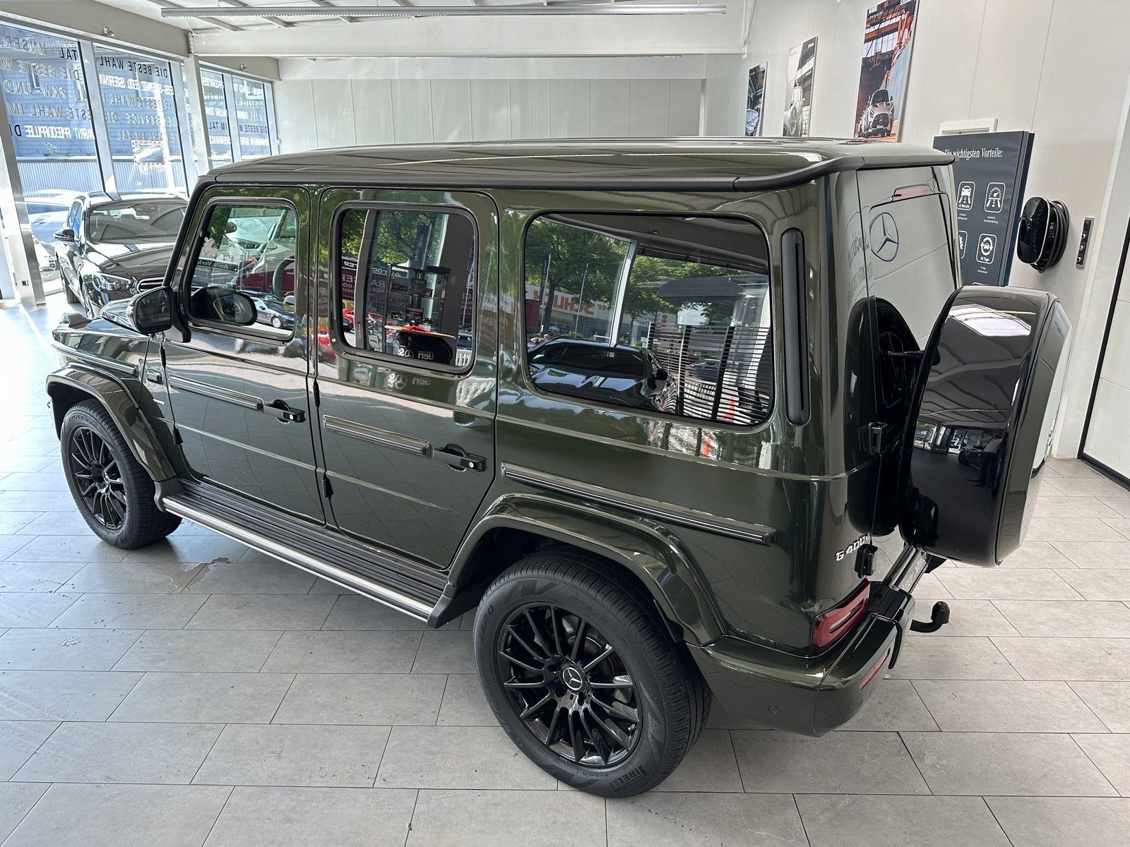 Fahrzeugabbildung Mercedes-Benz G 400d STRONGER THAN TIME AMG+MBEAM+STDHZ+CARBON