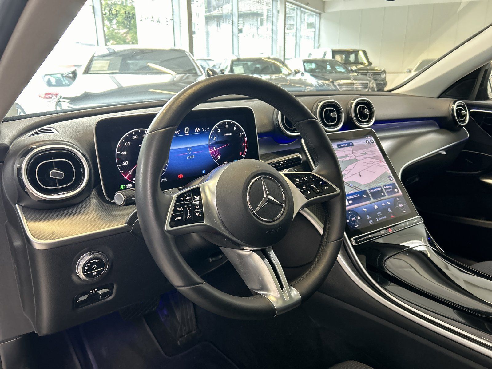 Fahrzeugabbildung Mercedes-Benz C 300 4MATIC T AMG 18"+PANO+DISTRONIC+360°+