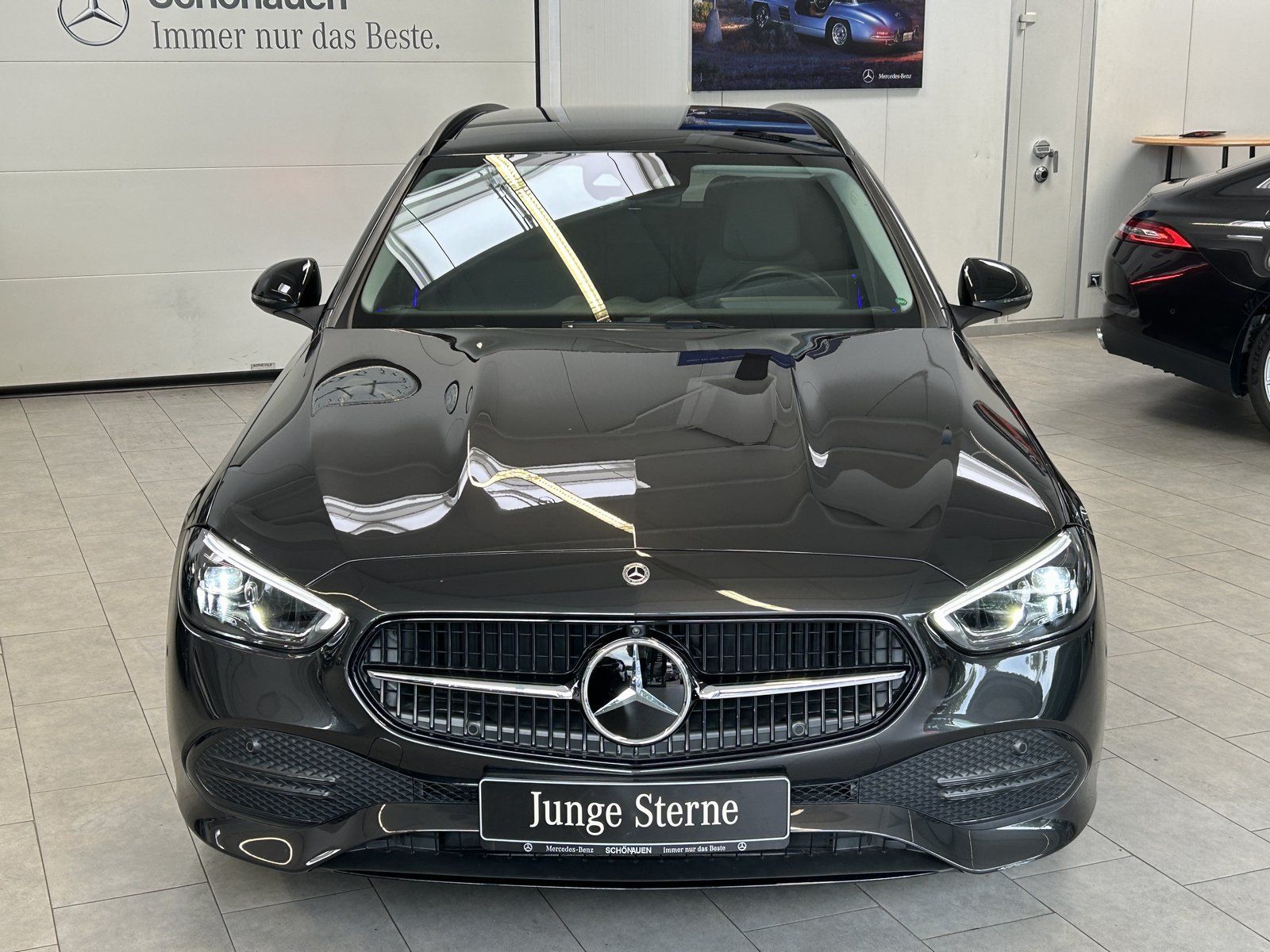 Fahrzeugabbildung Mercedes-Benz C 300 4MATIC T AMG 18"+PANO+DISTRONIC+360°+