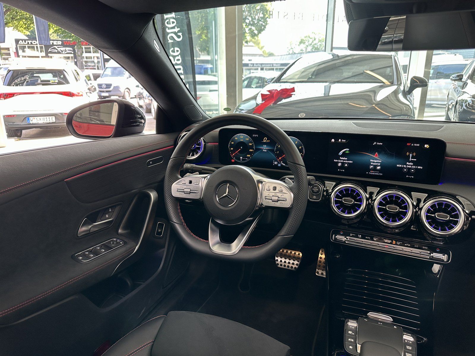 Fahrzeugabbildung Mercedes-Benz CLA 200 Coupé AMG PANO+AHK+TOTW.+KAMERA+AMBIENTE