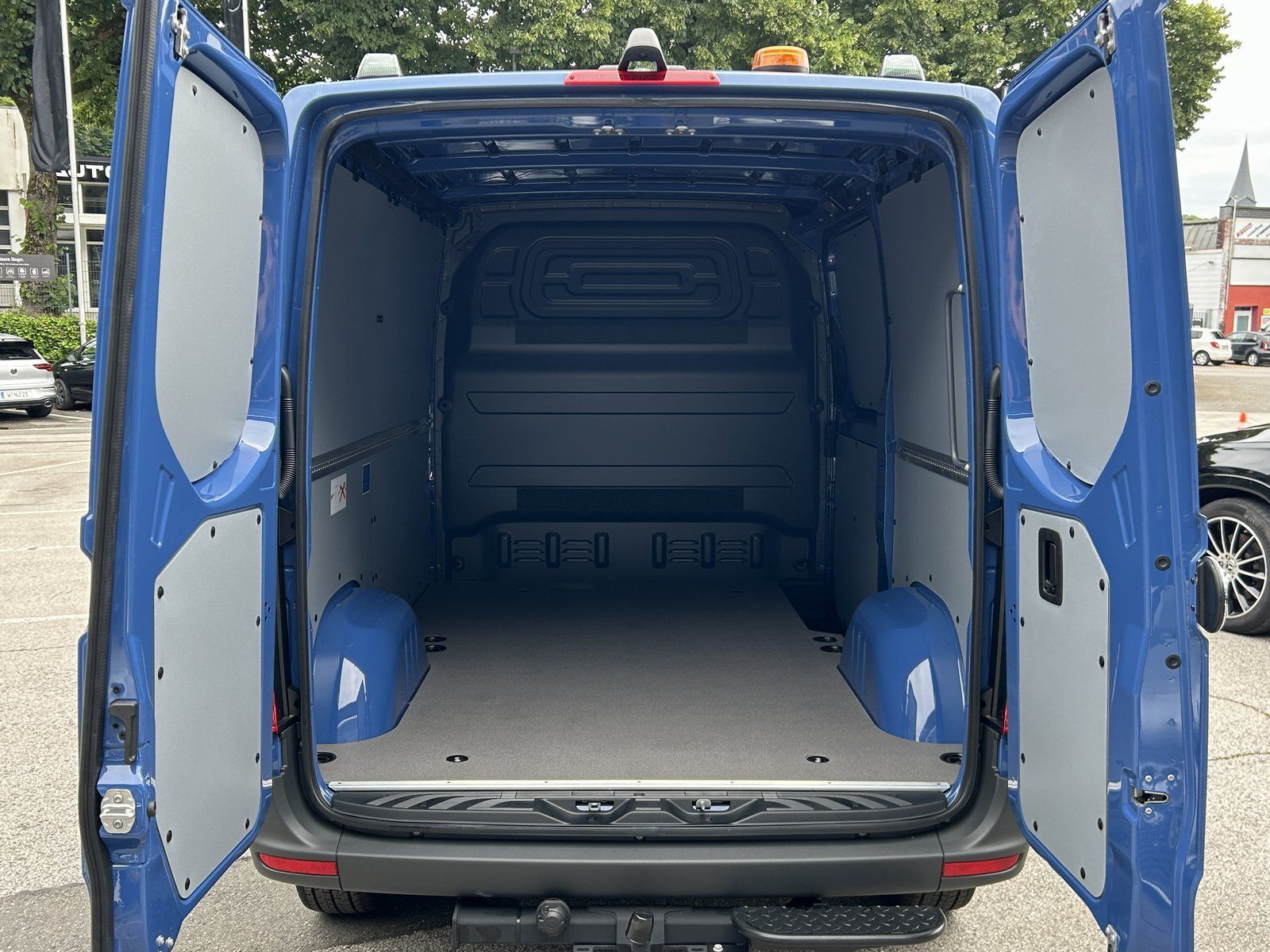 Fahrzeugabbildung Mercedes-Benz Sprinter 315 CDI L1H1 HECKANTR 3,5t+AHK2,8t+STHZ