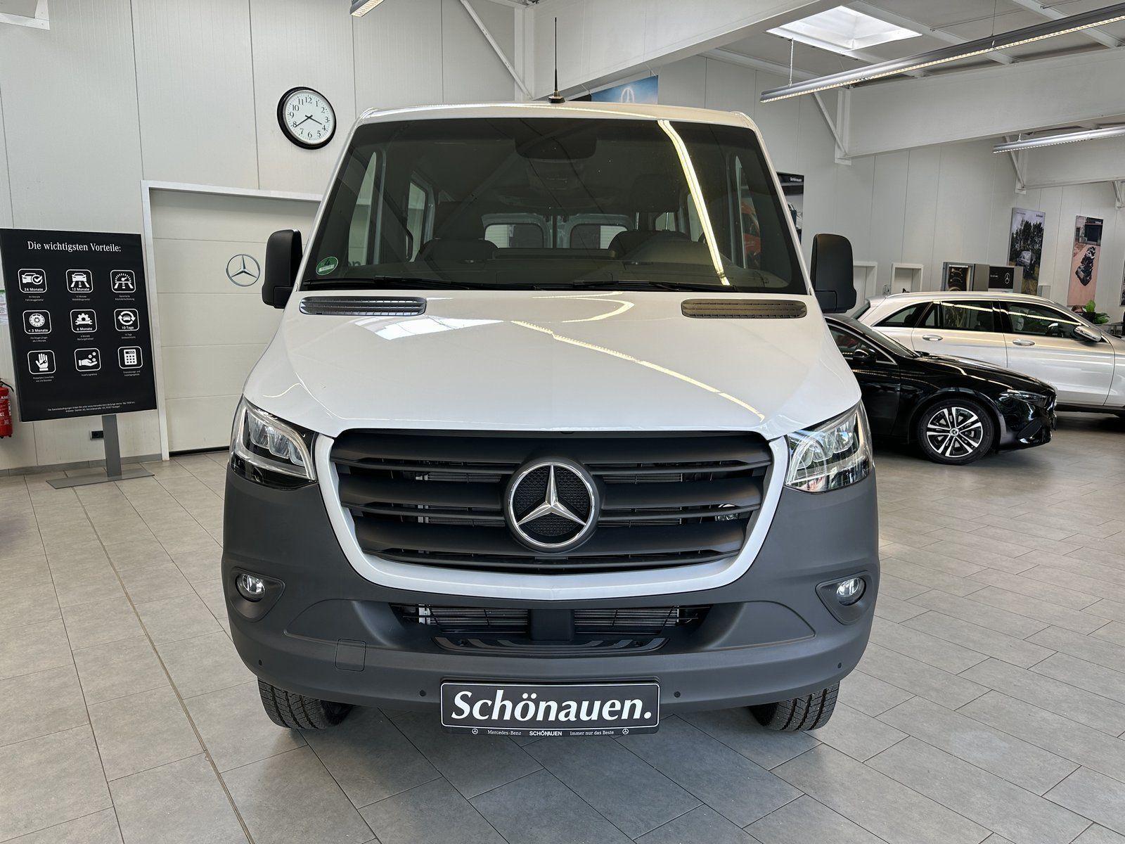 Fahrzeugabbildung Mercedes-Benz Sprinter 319 4x4 Kasten L2H1 LED+2xSTHZ+2SCHIEBE