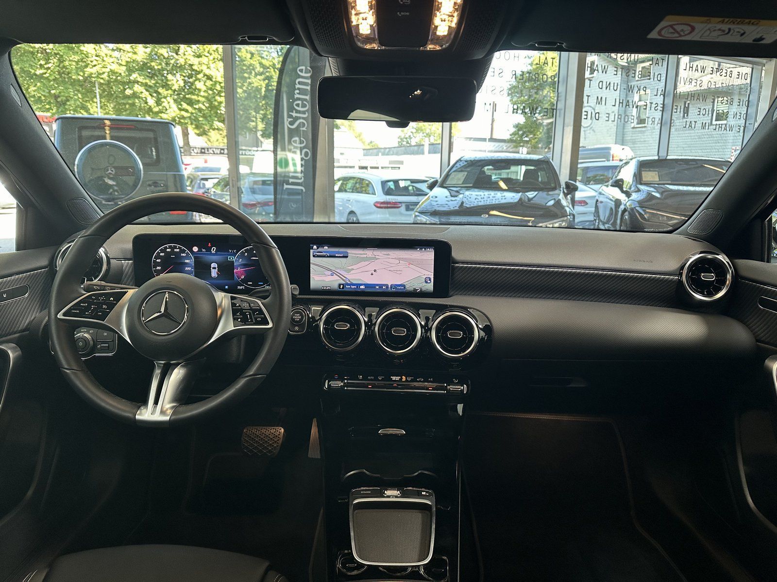 Fahrzeugabbildung Mercedes-Benz A 200 Progressive KAMERA+LED+SPURPKT+CARPLAY+DAB