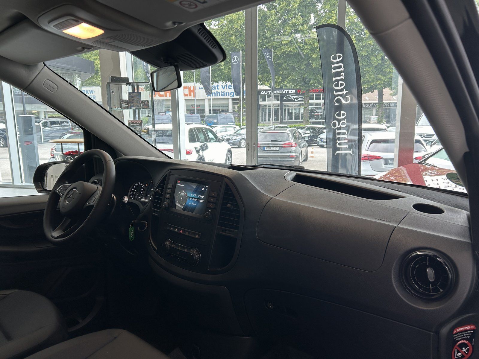 Fahrzeugabbildung Mercedes-Benz Vito Tourer PRO 116 XL Elektr Tür+LED+KAMERA