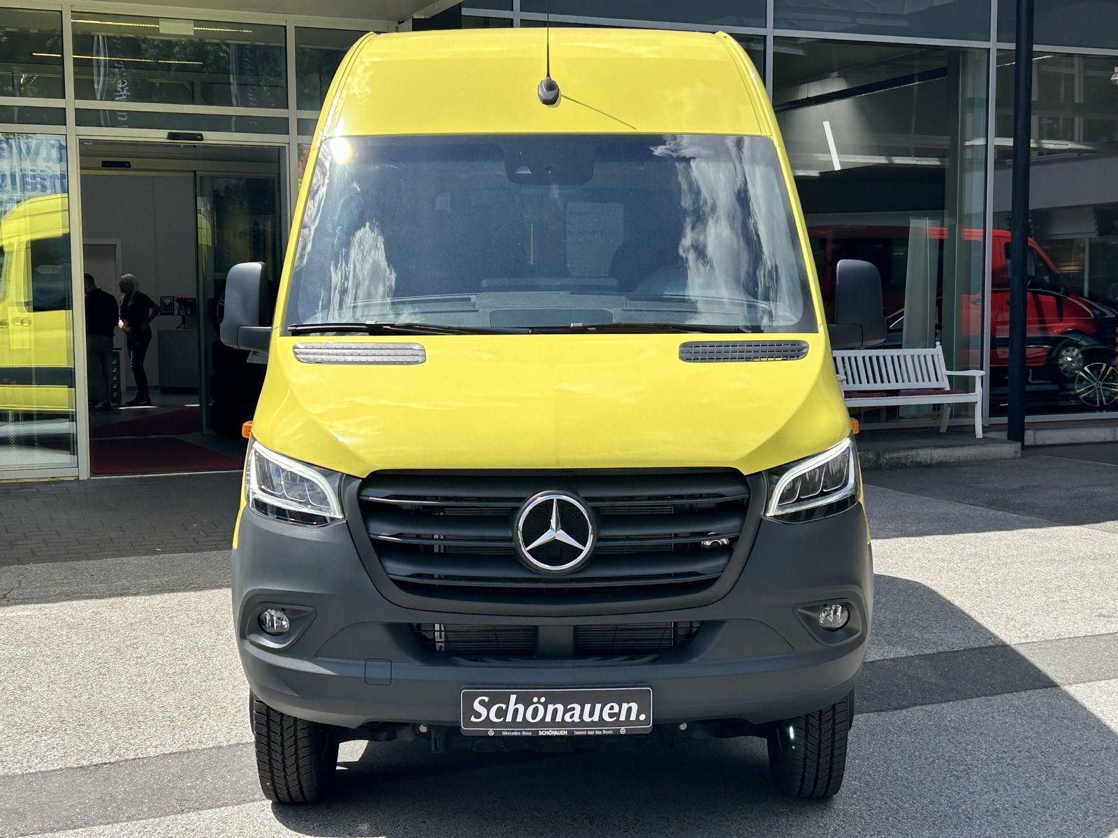 Fahrzeugabbildung Mercedes-Benz Sprinter Kastenwagen 519 CDI Allrad 4x4 Standard