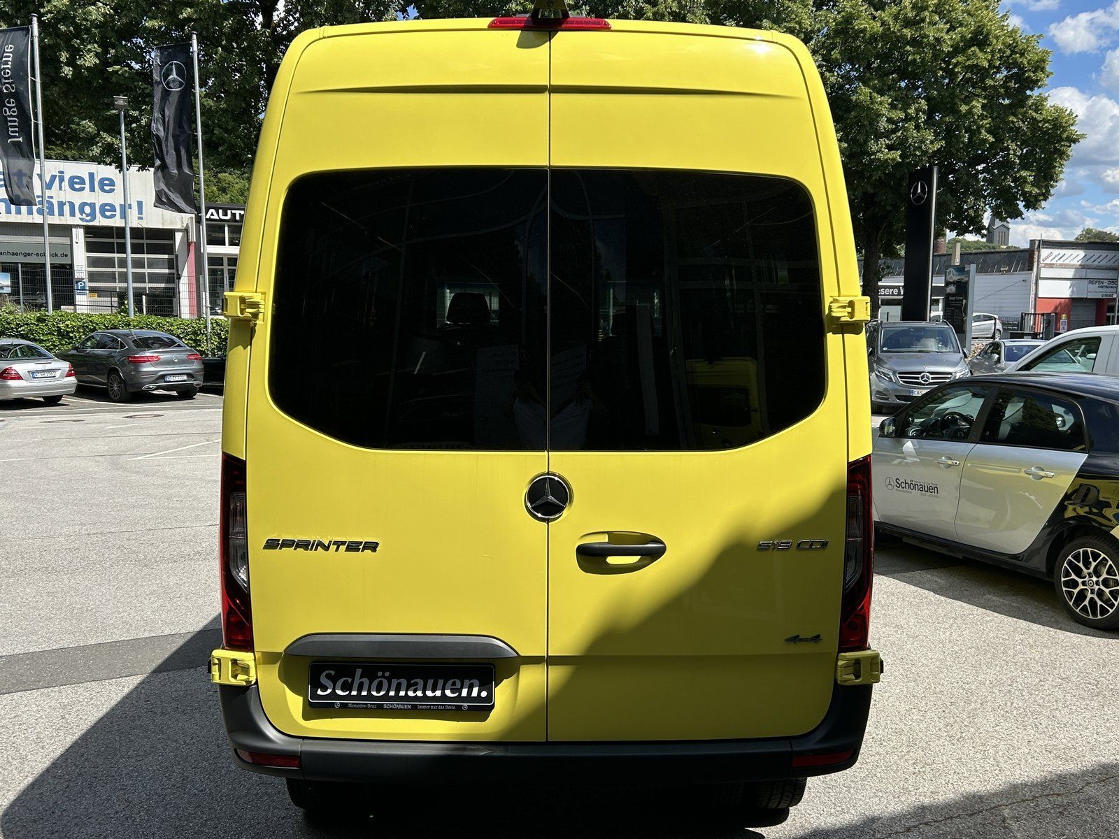 Fahrzeugabbildung Mercedes-Benz Sprinter Kastenwagen 519 CDI Allrad 4x4 Standard