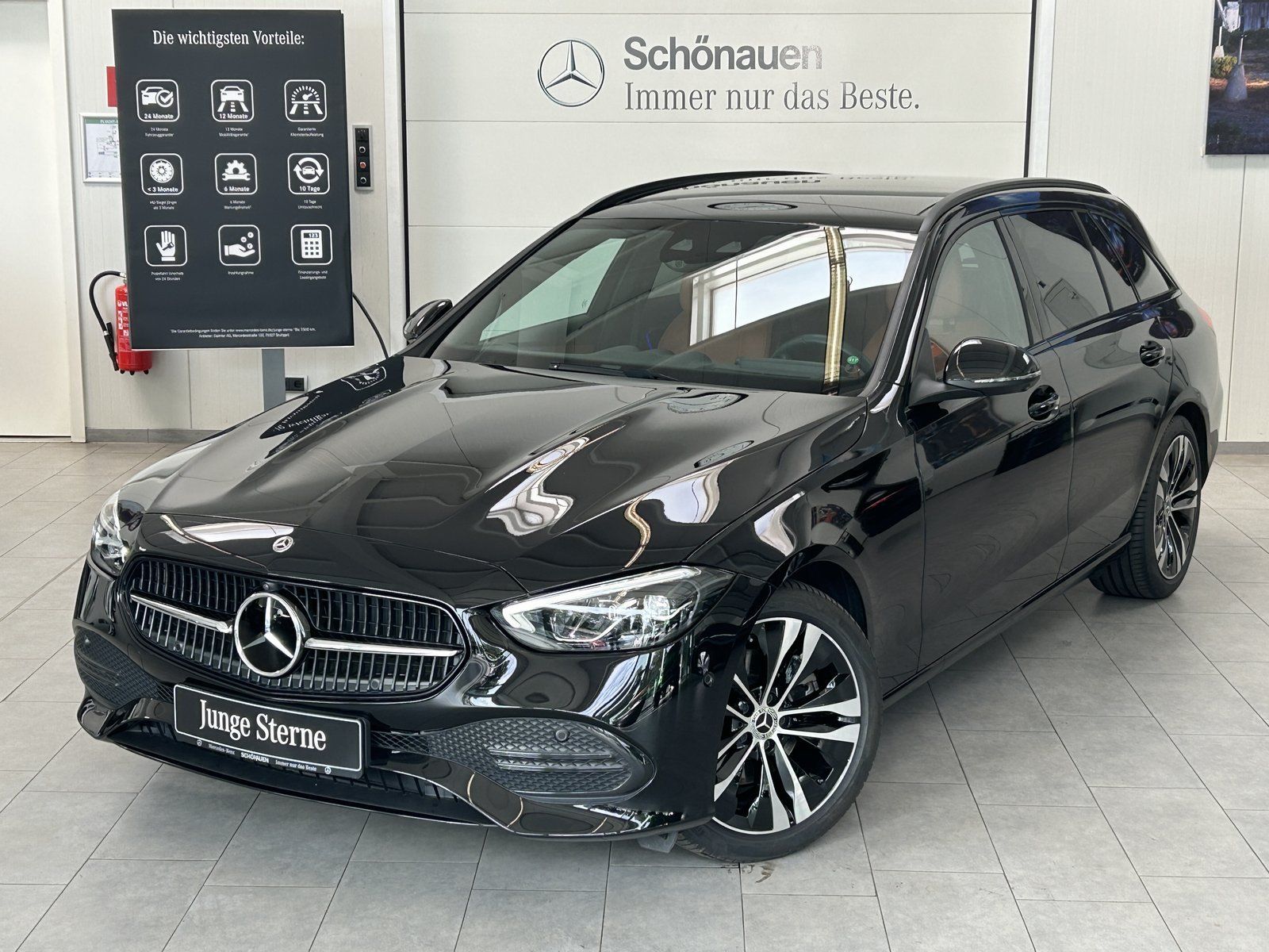 Fahrzeugabbildung Mercedes-Benz C 220 d 4MATIC T DISTRO+PANO+HUD+AHK+STHZ+SOUND